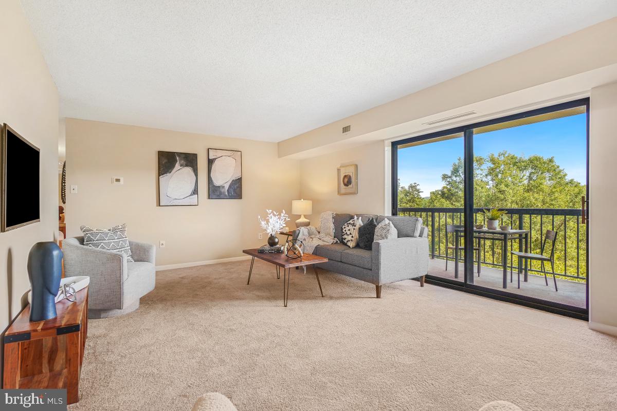 200 N PICKETT ST #509, ALEXANDRIA, Virginia 22304, 3 Bedrooms Bedrooms, ,2 BathroomsBathrooms,Residential,For sale,200 N PICKETT ST #509,VAAX2047072 MLS # VAAX2047072