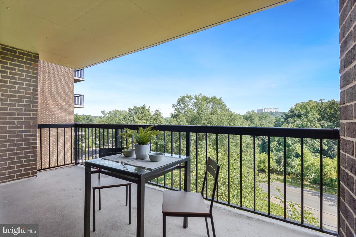 200 N PICKETT ST #509, ALEXANDRIA, Virginia 22304, 3 Bedrooms Bedrooms, ,2 BathroomsBathrooms,Residential,For sale,200 N PICKETT ST #509,VAAX2047072 MLS # VAAX2047072