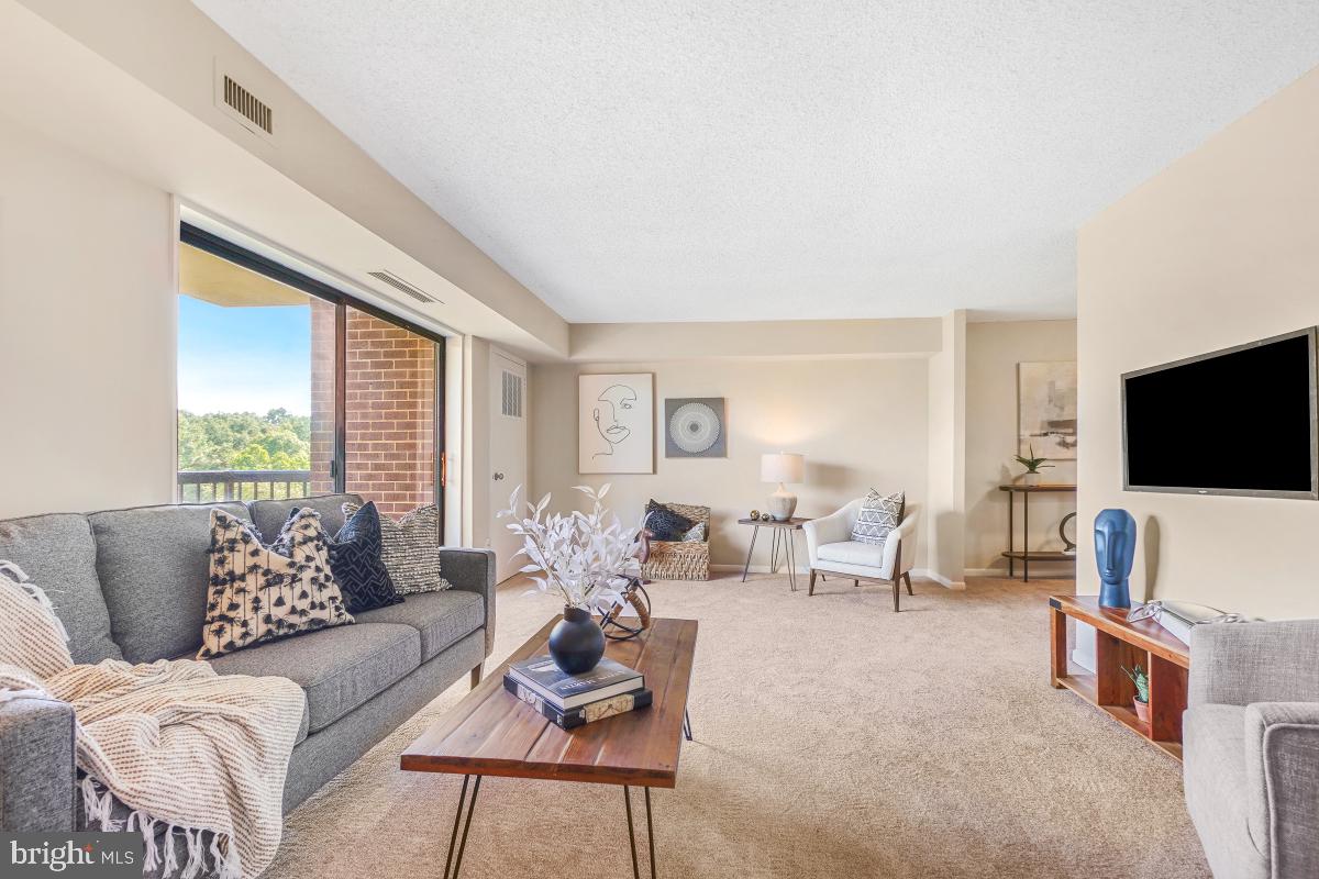 200 N PICKETT ST #509, ALEXANDRIA, Virginia 22304, 3 Bedrooms Bedrooms, ,2 BathroomsBathrooms,Residential,For sale,200 N PICKETT ST #509,VAAX2047072 MLS # VAAX2047072