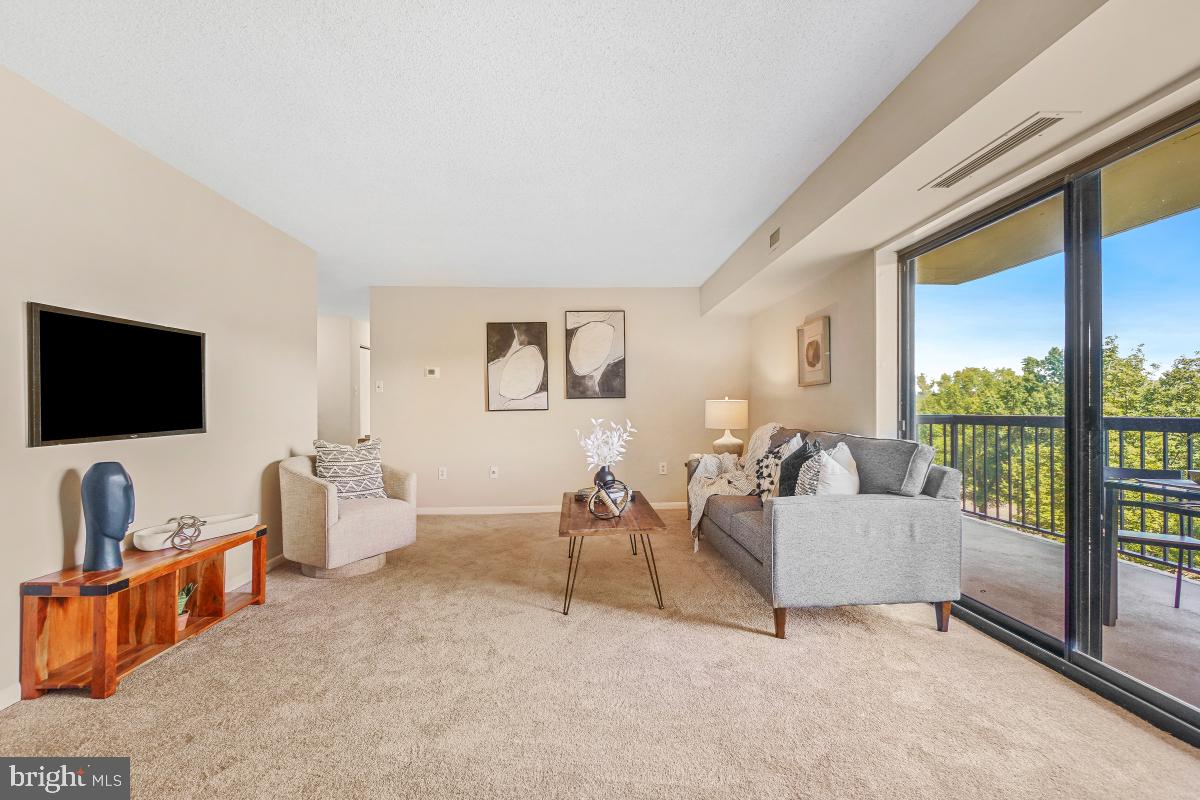 200 N PICKETT ST #509, ALEXANDRIA, Virginia 22304, 3 Bedrooms Bedrooms, ,2 BathroomsBathrooms,Residential,For sale,200 N PICKETT ST #509,VAAX2047072 MLS # VAAX2047072
