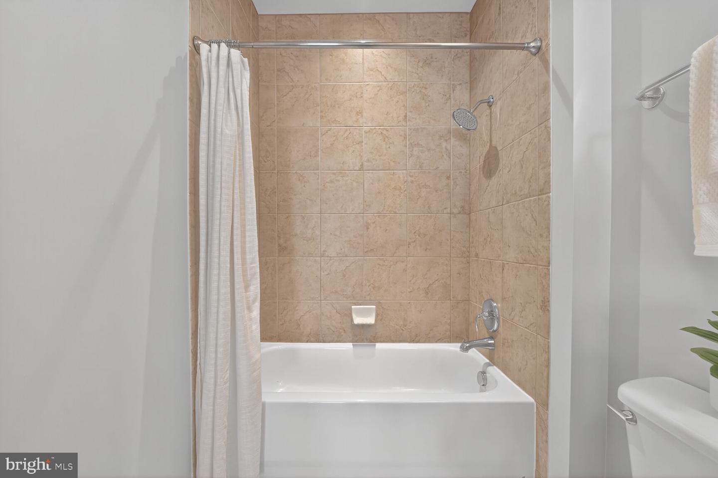 1800 WILSON BLVD #449, ARLINGTON, Virginia 22201, 2 Bedrooms Bedrooms, ,2 BathroomsBathrooms,Residential,For sale,1800 WILSON BLVD #449,VAAR2060882 MLS # VAAR2060882