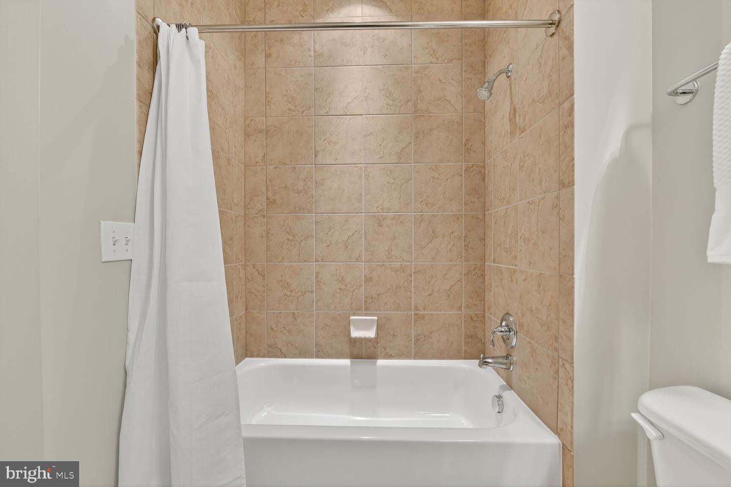 1800 WILSON BLVD #449, ARLINGTON, Virginia 22201, 2 Bedrooms Bedrooms, ,2 BathroomsBathrooms,Residential,For sale,1800 WILSON BLVD #449,VAAR2060882 MLS # VAAR2060882