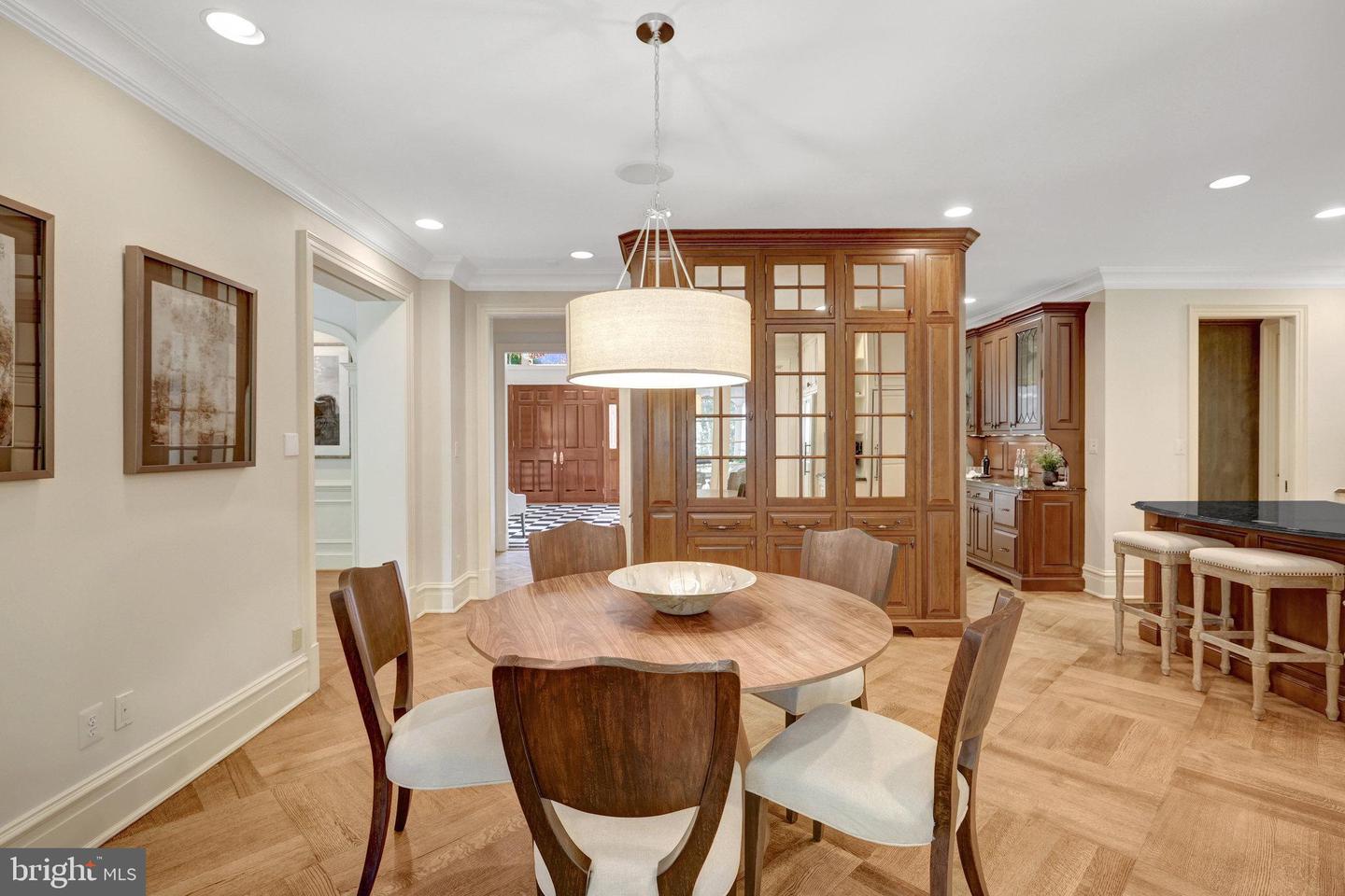 8014 GREENWICH WOODS DR, MCLEAN, Virginia 22102, 6 Bedrooms Bedrooms, ,4 BathroomsBathrooms,Residential,For sale,8014 GREENWICH WOODS DR,VAFX2256038 MLS # VAFX2256038