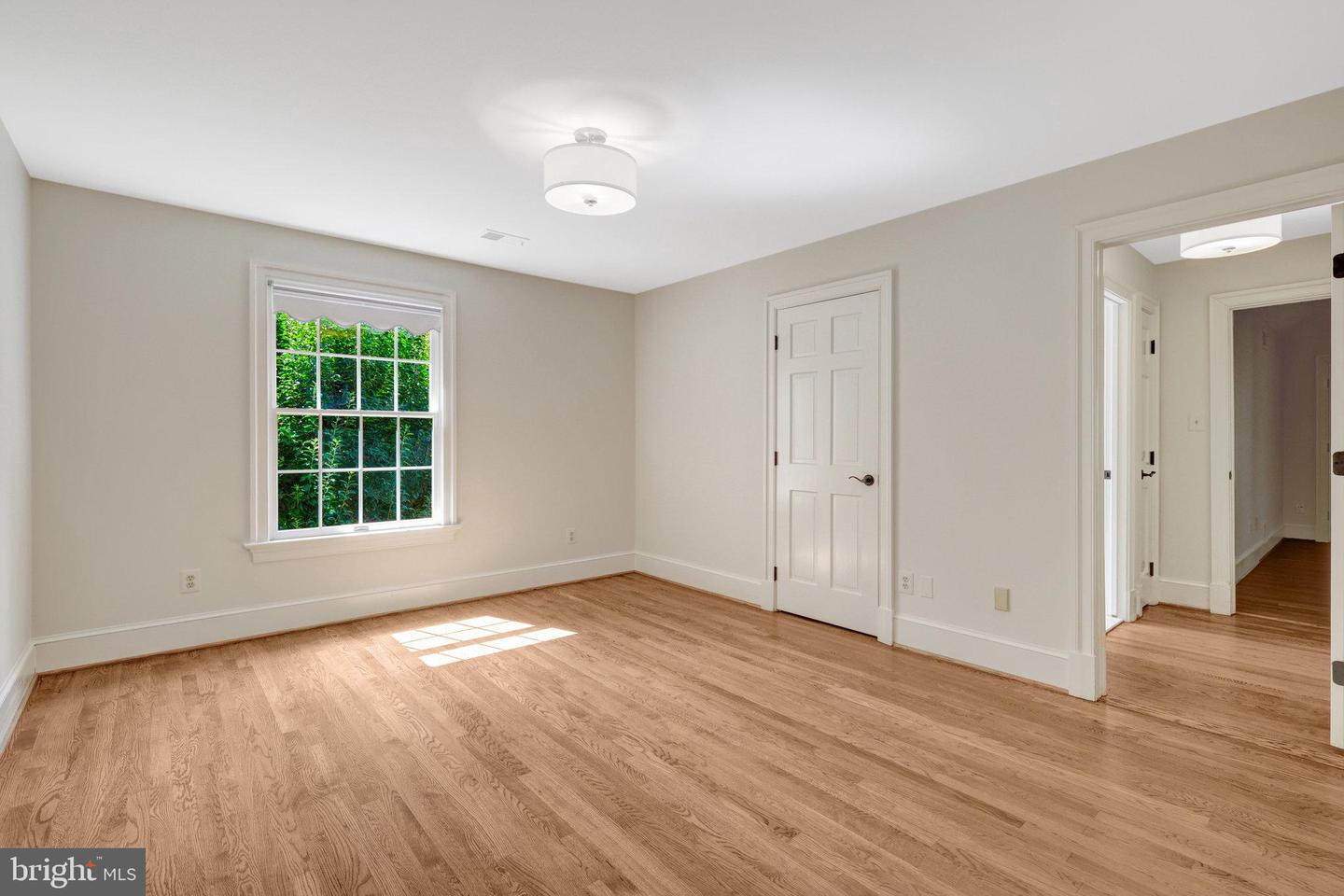 8014 GREENWICH WOODS DR, MCLEAN, Virginia 22102, 6 Bedrooms Bedrooms, ,4 BathroomsBathrooms,Residential,For sale,8014 GREENWICH WOODS DR,VAFX2256038 MLS # VAFX2256038