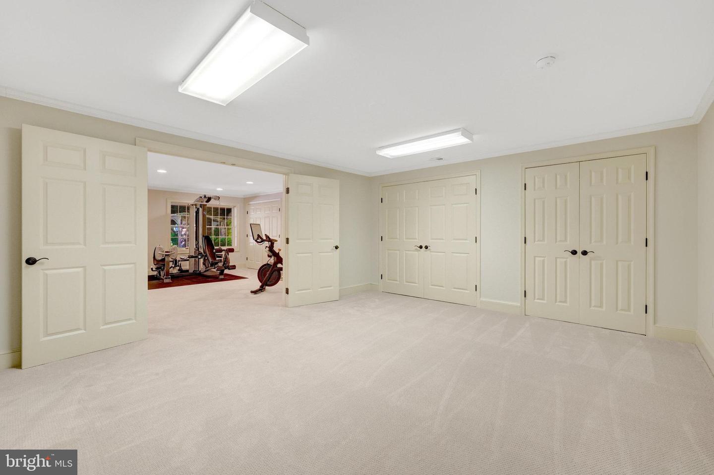 8014 GREENWICH WOODS DR, MCLEAN, Virginia 22102, 6 Bedrooms Bedrooms, ,4 BathroomsBathrooms,Residential,For sale,8014 GREENWICH WOODS DR,VAFX2256038 MLS # VAFX2256038