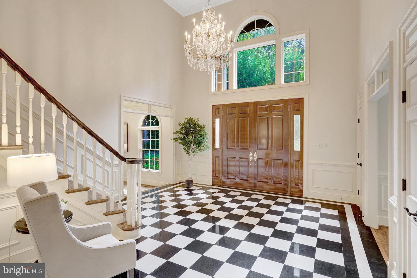8014 GREENWICH WOODS DR, MCLEAN, Virginia 22102, 6 Bedrooms Bedrooms, ,4 BathroomsBathrooms,Residential,For sale,8014 GREENWICH WOODS DR,VAFX2256038 MLS # VAFX2256038
