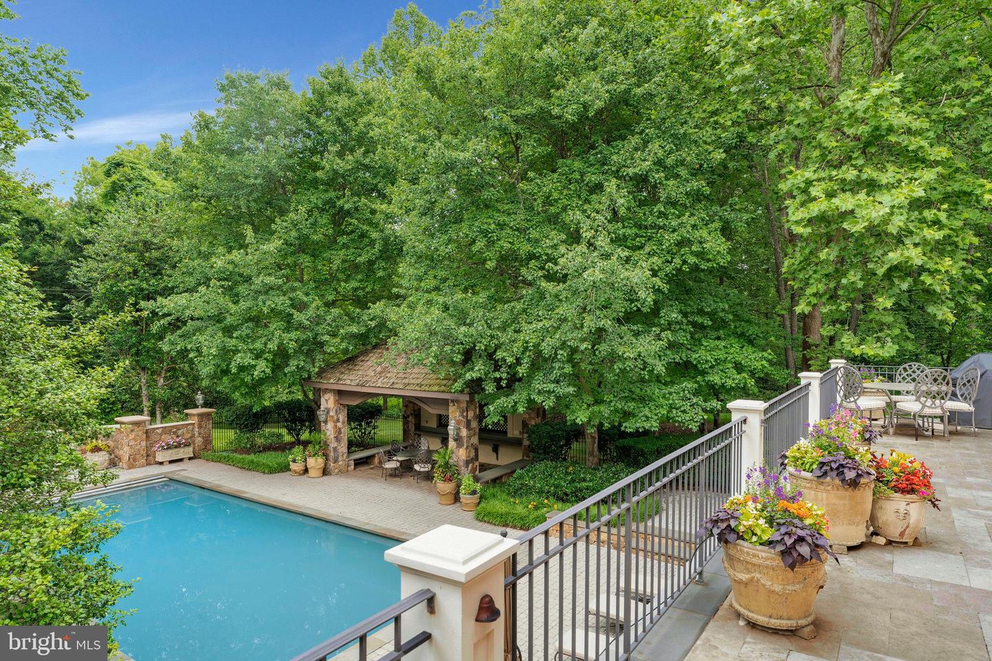8014 GREENWICH WOODS DR, MCLEAN, Virginia 22102, 6 Bedrooms Bedrooms, ,4 BathroomsBathrooms,Residential,For sale,8014 GREENWICH WOODS DR,VAFX2256038 MLS # VAFX2256038