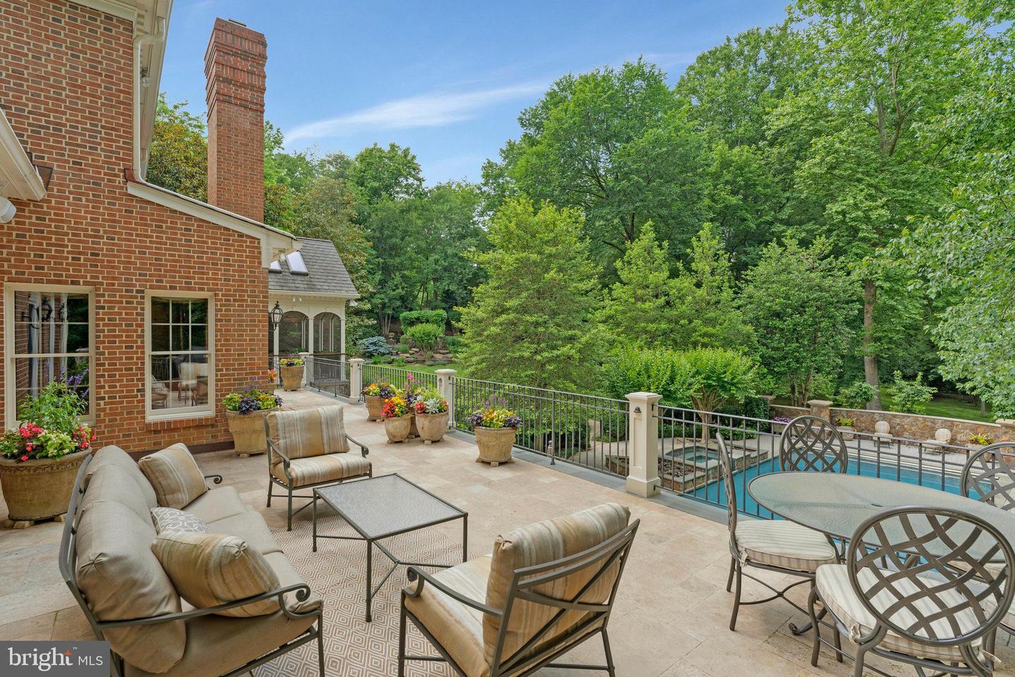 8014 GREENWICH WOODS DR, MCLEAN, Virginia 22102, 6 Bedrooms Bedrooms, ,4 BathroomsBathrooms,Residential,For sale,8014 GREENWICH WOODS DR,VAFX2256038 MLS # VAFX2256038