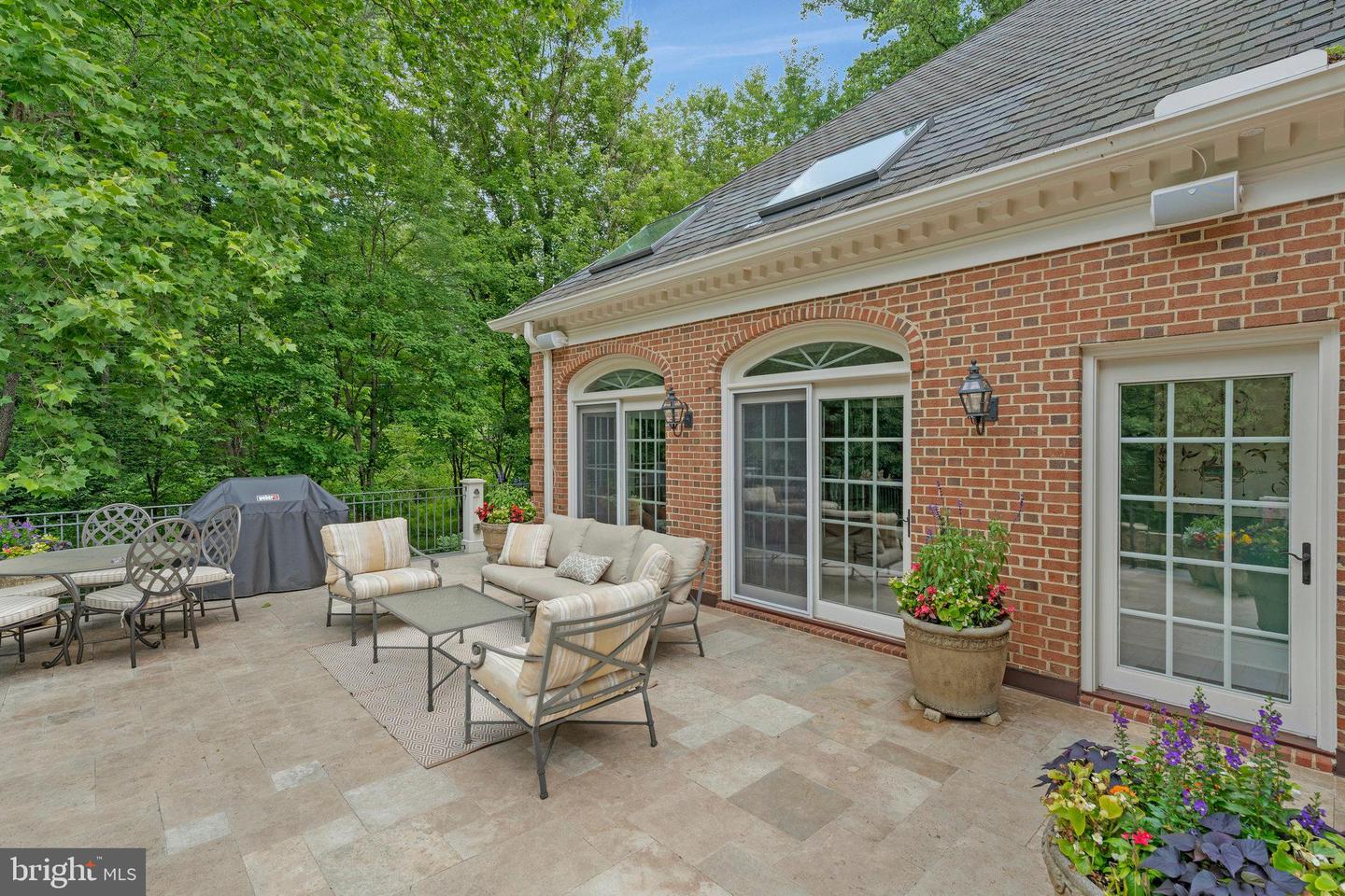 8014 GREENWICH WOODS DR, MCLEAN, Virginia 22102, 6 Bedrooms Bedrooms, ,4 BathroomsBathrooms,Residential,For sale,8014 GREENWICH WOODS DR,VAFX2256038 MLS # VAFX2256038