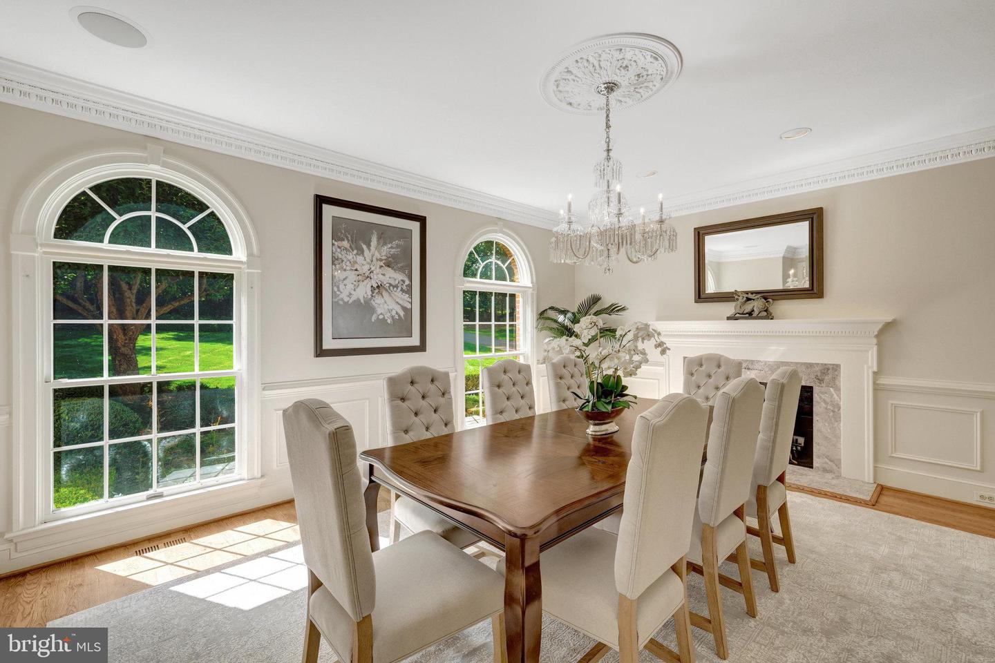 8014 GREENWICH WOODS DR, MCLEAN, Virginia 22102, 6 Bedrooms Bedrooms, ,4 BathroomsBathrooms,Residential,For sale,8014 GREENWICH WOODS DR,VAFX2256038 MLS # VAFX2256038