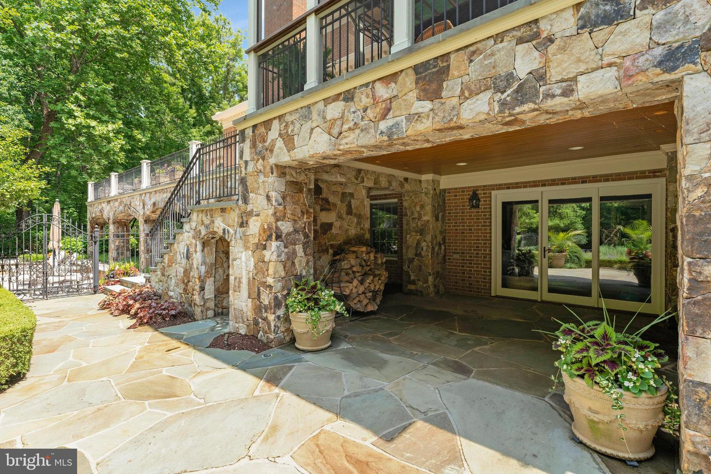 8014 GREENWICH WOODS DR, MCLEAN, Virginia 22102, 6 Bedrooms Bedrooms, ,4 BathroomsBathrooms,Residential,For sale,8014 GREENWICH WOODS DR,VAFX2256038 MLS # VAFX2256038