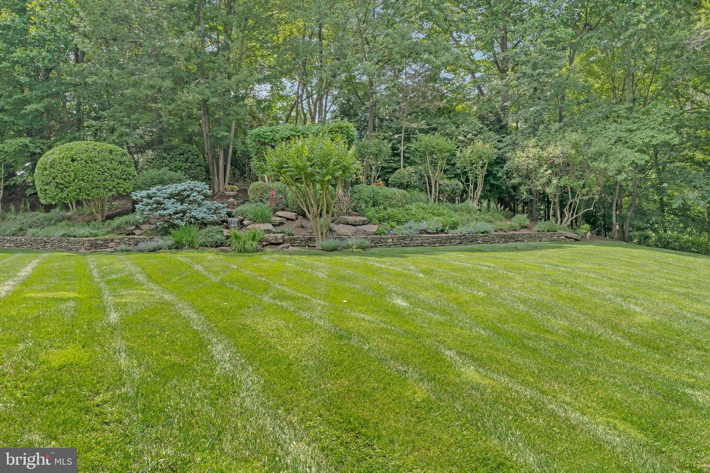 8014 GREENWICH WOODS DR, MCLEAN, Virginia 22102, 6 Bedrooms Bedrooms, ,4 BathroomsBathrooms,Residential,For sale,8014 GREENWICH WOODS DR,VAFX2256038 MLS # VAFX2256038