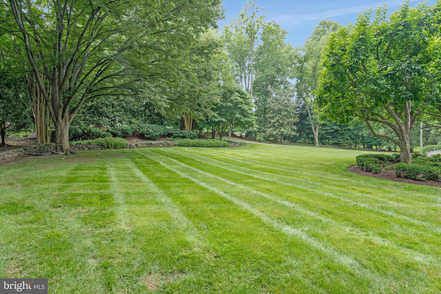 8014 GREENWICH WOODS DR, MCLEAN, Virginia 22102, 6 Bedrooms Bedrooms, ,4 BathroomsBathrooms,Residential,For sale,8014 GREENWICH WOODS DR,VAFX2256038 MLS # VAFX2256038