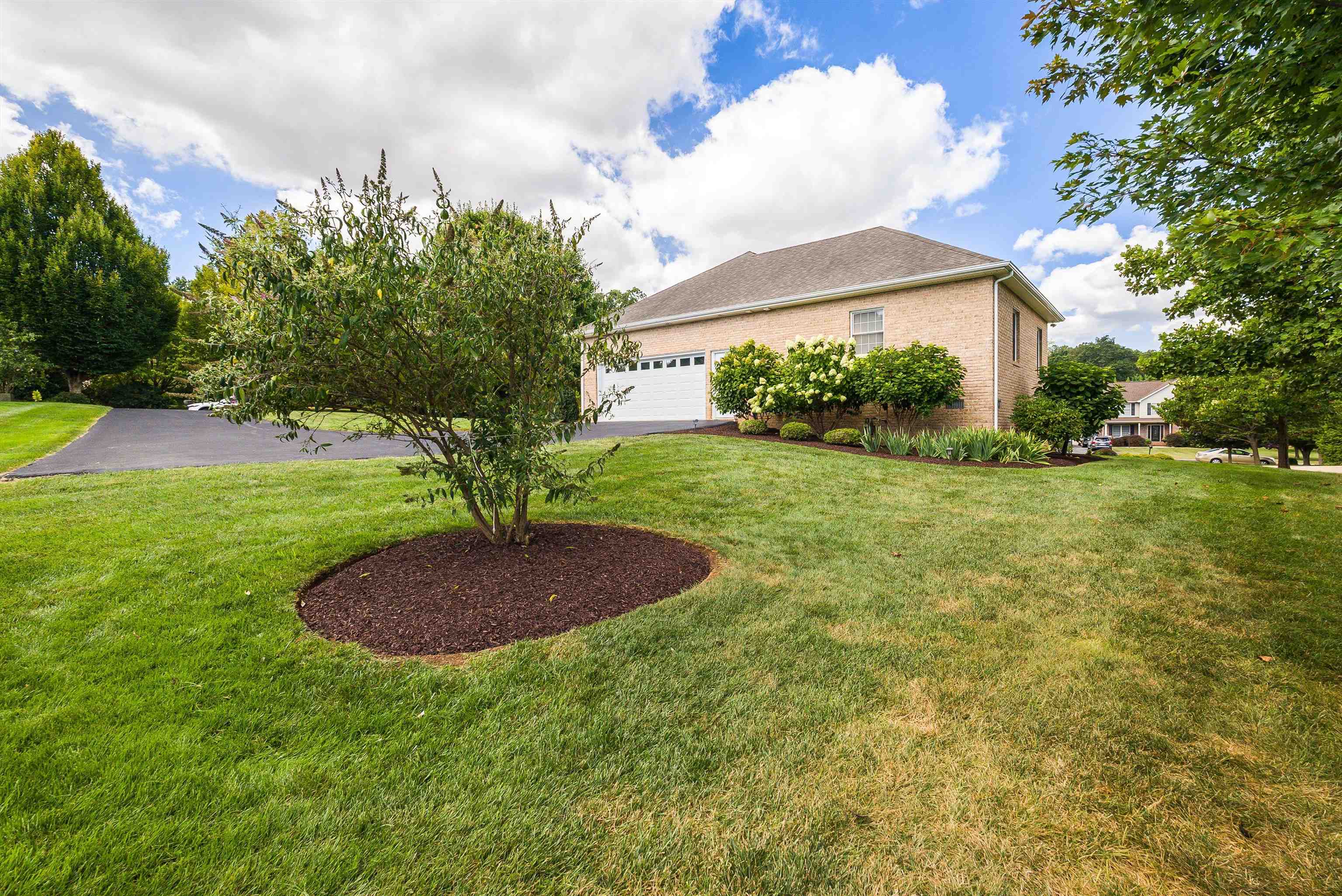 101 BUCKINGHAM PL, WAYNESBORO, Virginia 22980, 4 Bedrooms Bedrooms, ,3 BathroomsBathrooms,Residential,101 BUCKINGHAM PL,668379 MLS # 668379