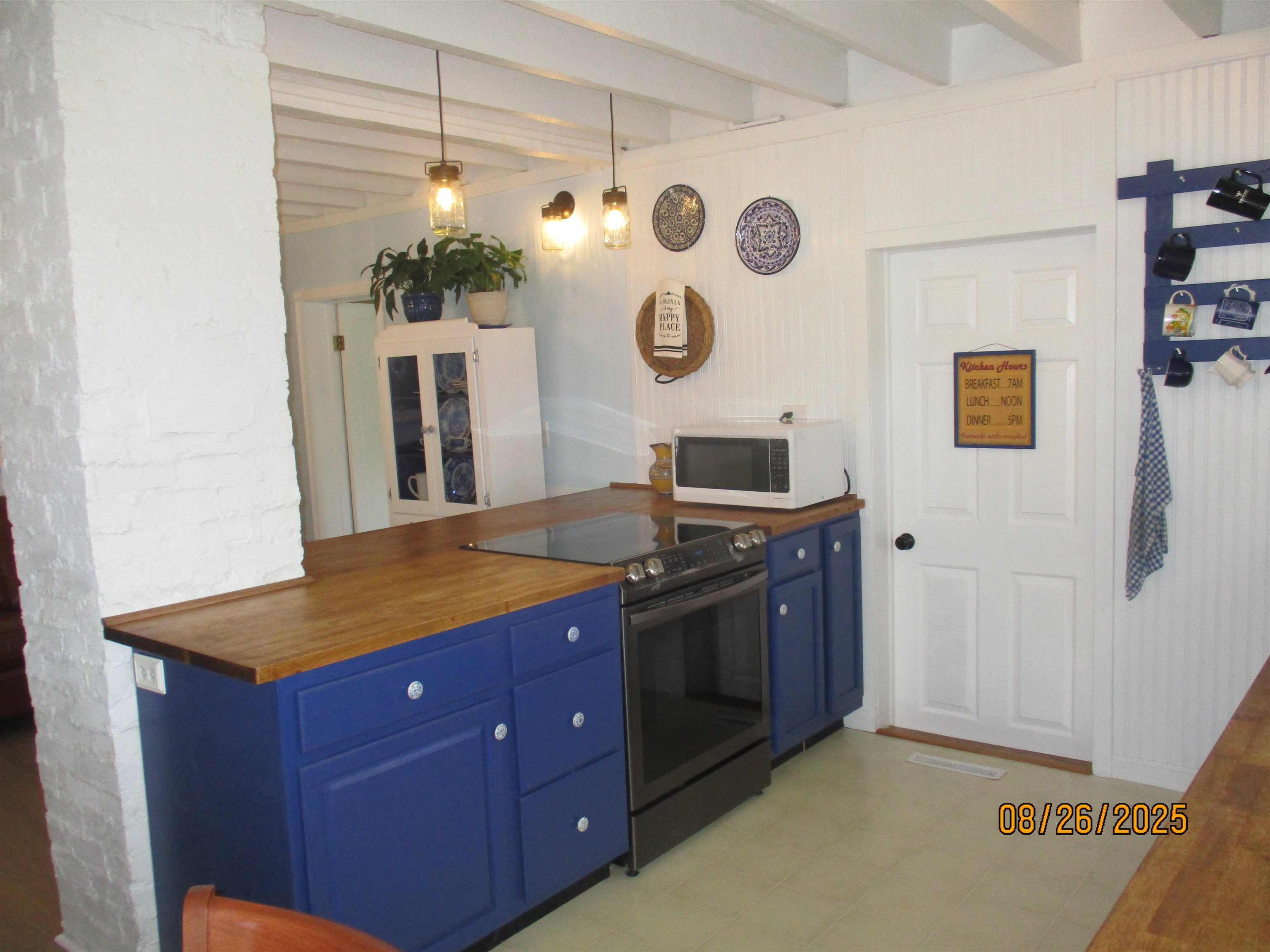 634 NEW HOPE AND CRIMORA RD, FORT DEFIANCE, Virginia 24437, 3 Bedrooms Bedrooms, ,2 BathroomsBathrooms,Residential,Farm Living with Mountian Views at its best !!!,634 NEW HOPE AND CRIMORA RD,668380 MLS # 668380