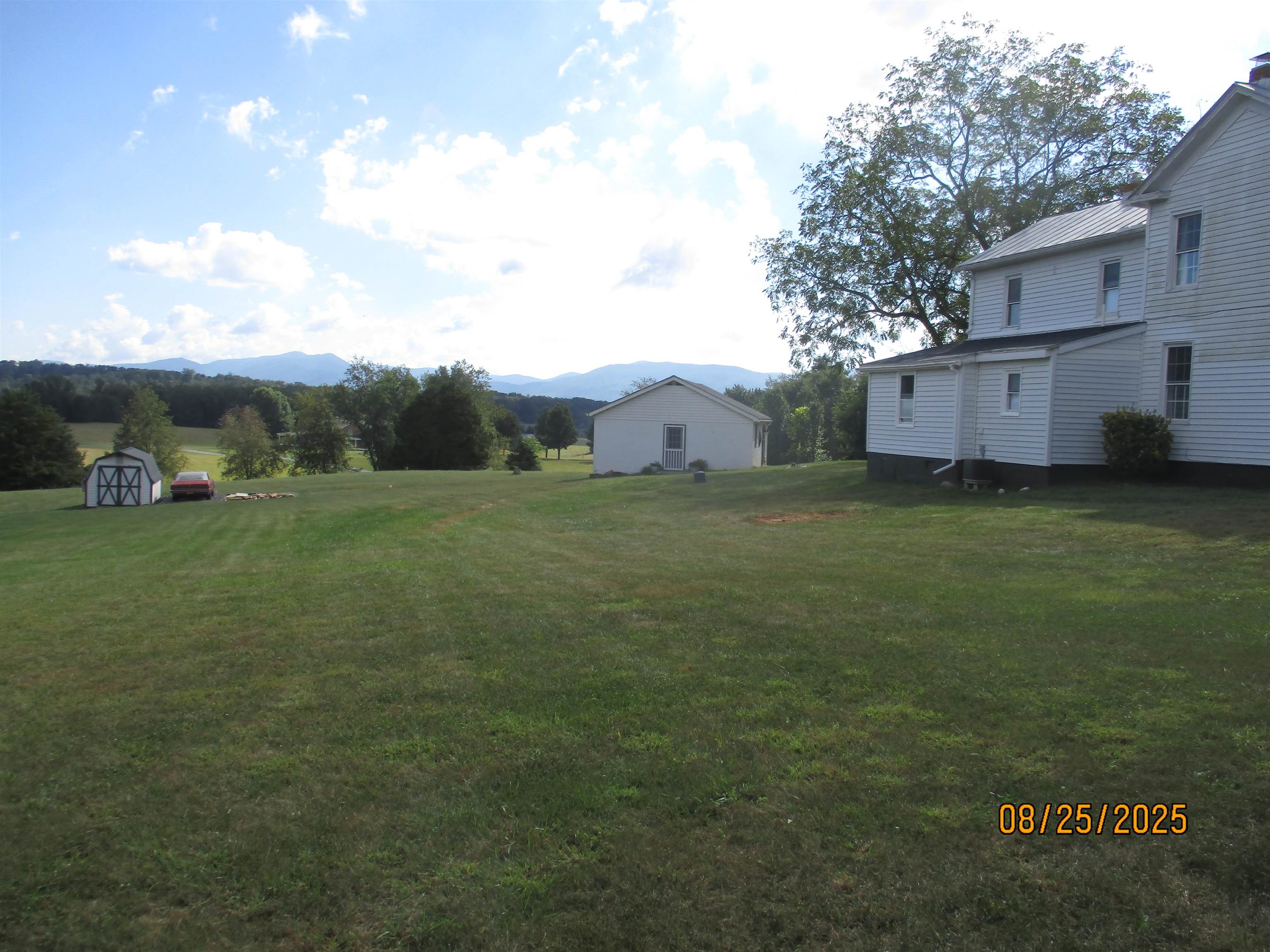 634 NEW HOPE AND CRIMORA RD, FORT DEFIANCE, Virginia 24437, 3 Bedrooms Bedrooms, ,2 BathroomsBathrooms,Residential,Farm Living with Mountian Views at its best !!!,634 NEW HOPE AND CRIMORA RD,668380 MLS # 668380