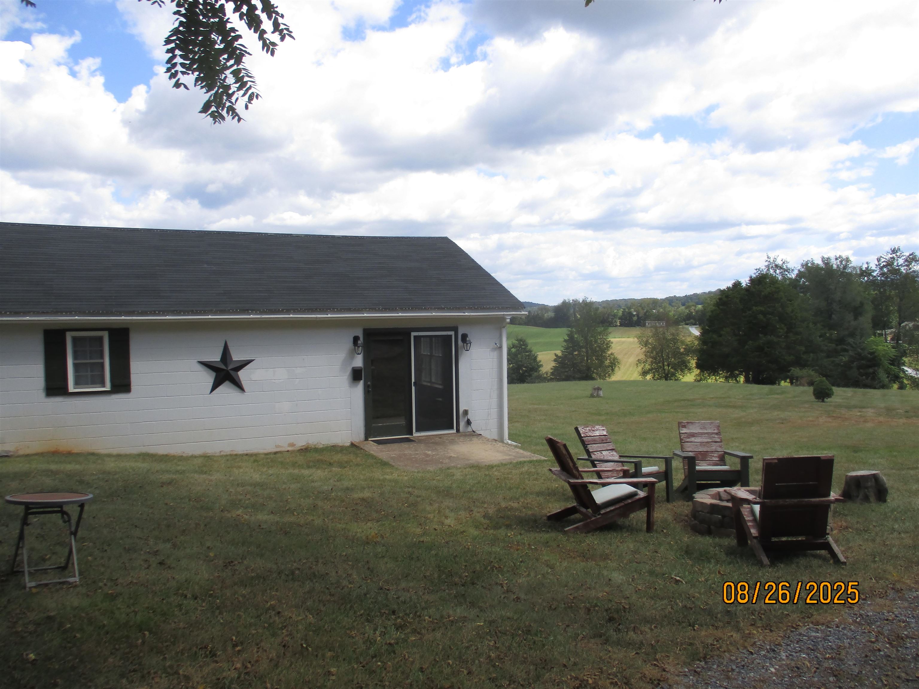 634 NEW HOPE AND CRIMORA RD, FORT DEFIANCE, Virginia 24437, 3 Bedrooms Bedrooms, ,2 BathroomsBathrooms,Residential,Farm Living with Mountian Views at its best !!!,634 NEW HOPE AND CRIMORA RD,668380 MLS # 668380