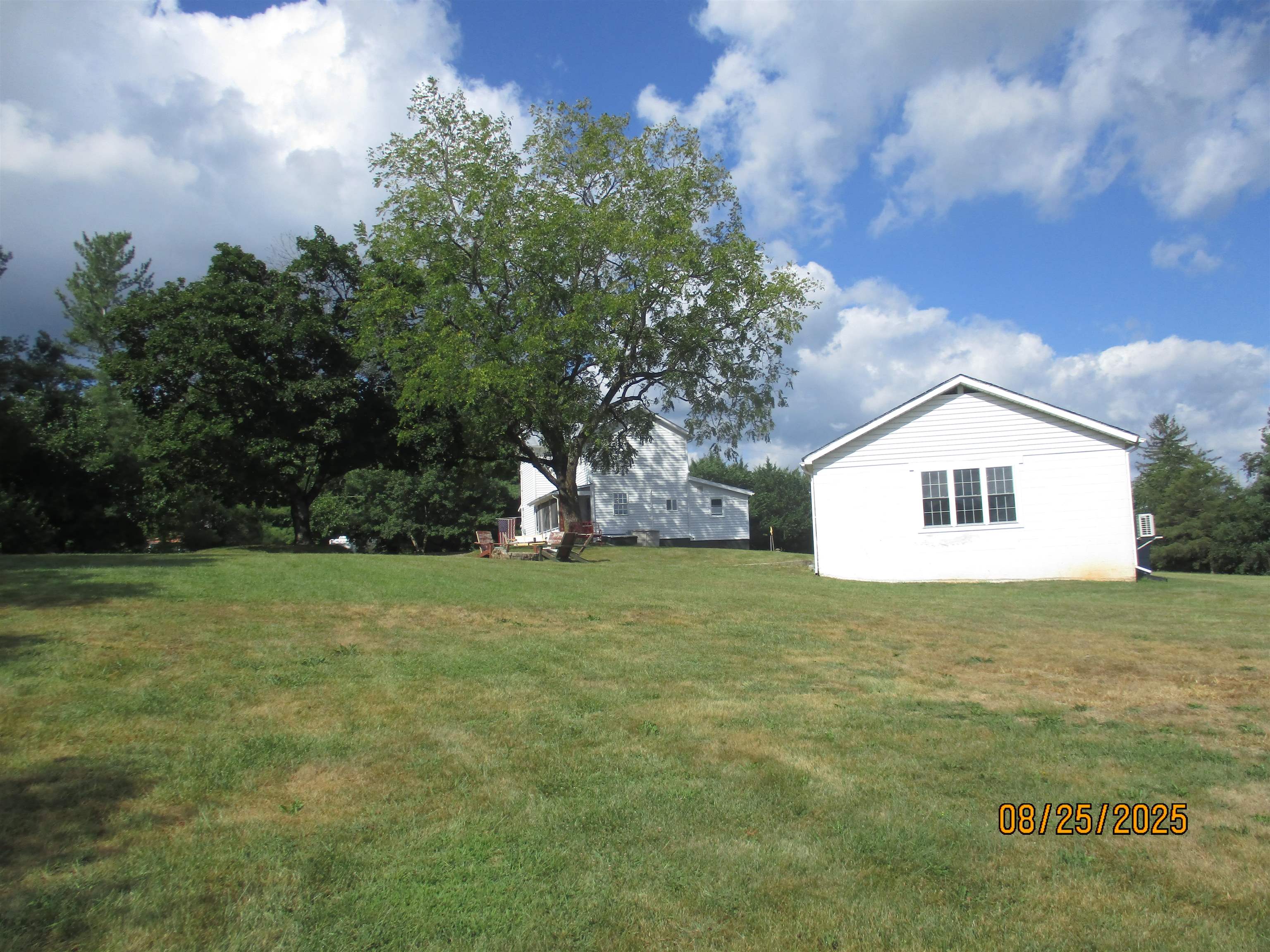 634 NEW HOPE AND CRIMORA RD, FORT DEFIANCE, Virginia 24437, 3 Bedrooms Bedrooms, ,2 BathroomsBathrooms,Residential,Farm Living with Mountian Views at its best !!!,634 NEW HOPE AND CRIMORA RD,668380 MLS # 668380