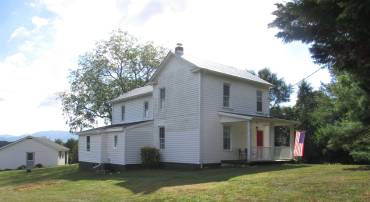 634 NEW HOPE AND CRIMORA RD, FORT DEFIANCE, Virginia 24437, 3 Bedrooms Bedrooms, ,2 BathroomsBathrooms,Residential,Farm Living with Mountian Views at its best !!!,634 NEW HOPE AND CRIMORA RD,668380 MLS # 668380