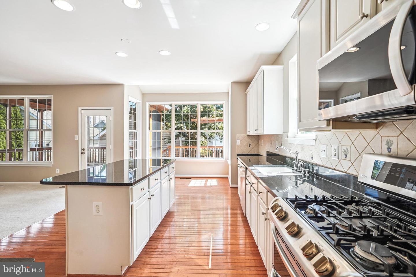 26096 FLINTONBRIDGE DR, CHANTILLY, Virginia 20152, 4 Bedrooms Bedrooms, ,3 BathroomsBathrooms,Residential,For sale,26096 FLINTONBRIDGE DR,VALO2103062 MLS # VALO2103062
