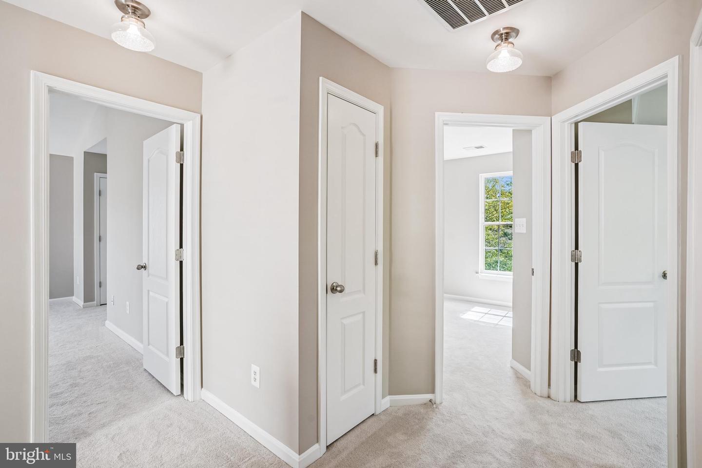 26096 FLINTONBRIDGE DR, CHANTILLY, Virginia 20152, 4 Bedrooms Bedrooms, ,3 BathroomsBathrooms,Residential,For sale,26096 FLINTONBRIDGE DR,VALO2103062 MLS # VALO2103062