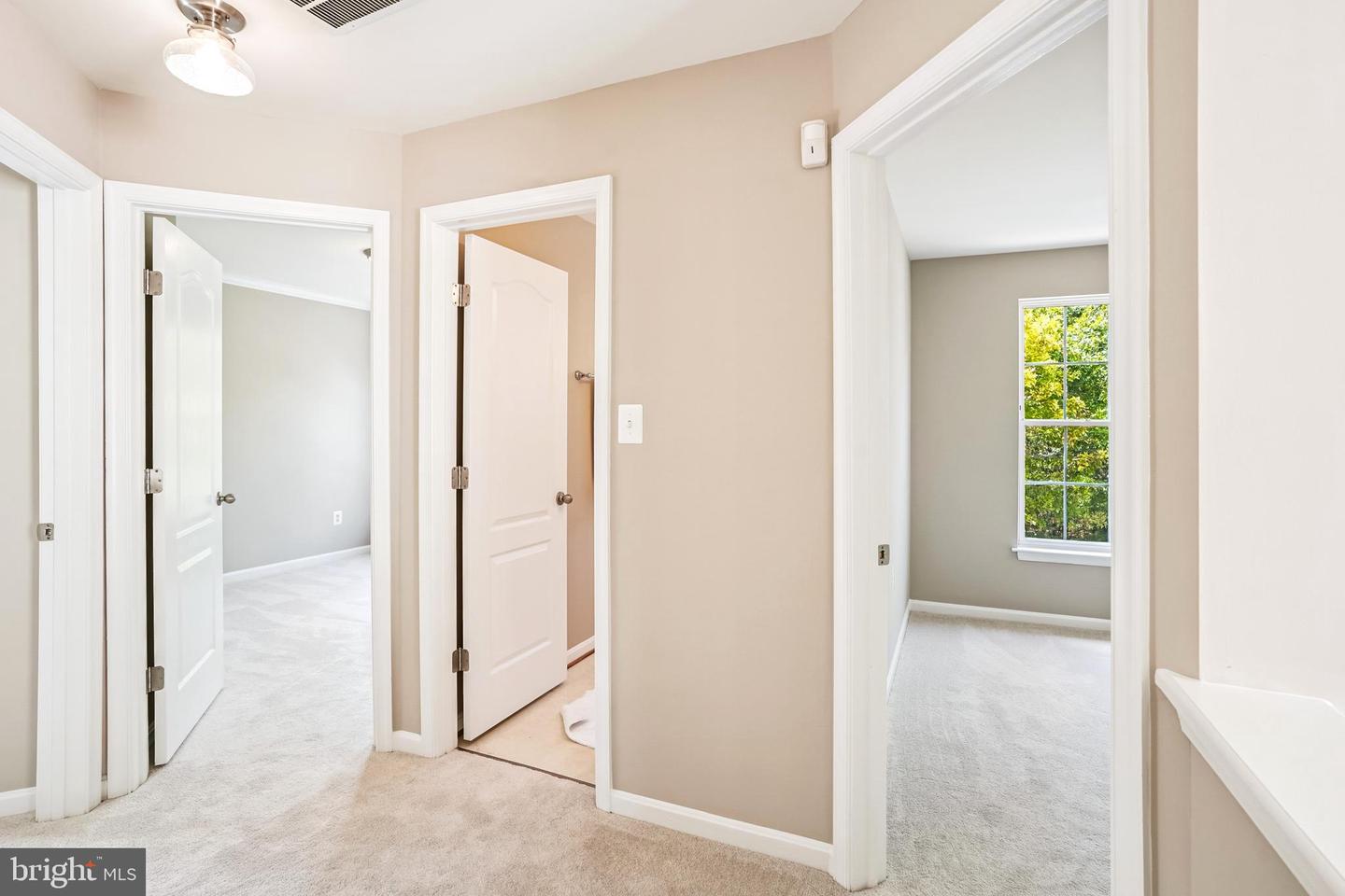 26096 FLINTONBRIDGE DR, CHANTILLY, Virginia 20152, 4 Bedrooms Bedrooms, ,3 BathroomsBathrooms,Residential,For sale,26096 FLINTONBRIDGE DR,VALO2103062 MLS # VALO2103062