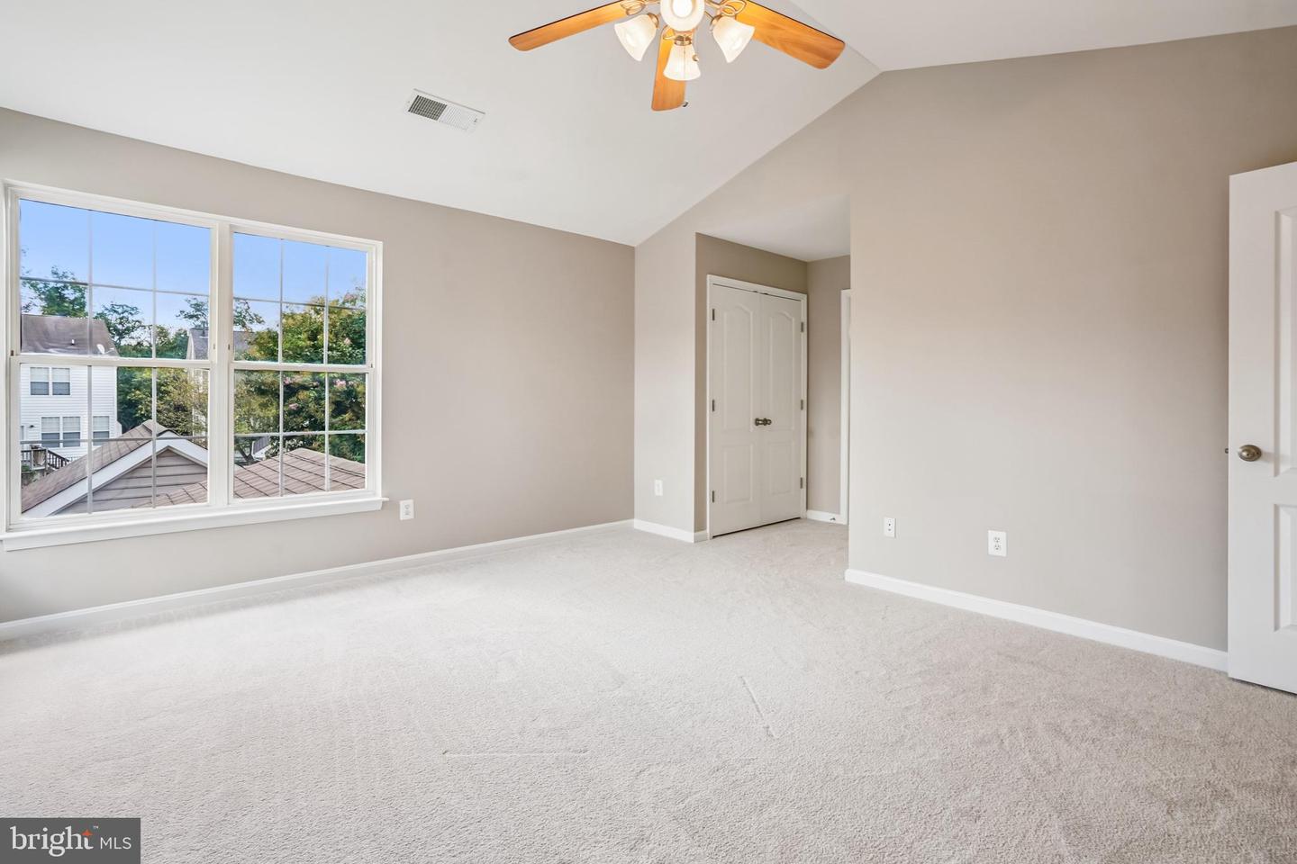26096 FLINTONBRIDGE DR, CHANTILLY, Virginia 20152, 4 Bedrooms Bedrooms, ,3 BathroomsBathrooms,Residential,For sale,26096 FLINTONBRIDGE DR,VALO2103062 MLS # VALO2103062
