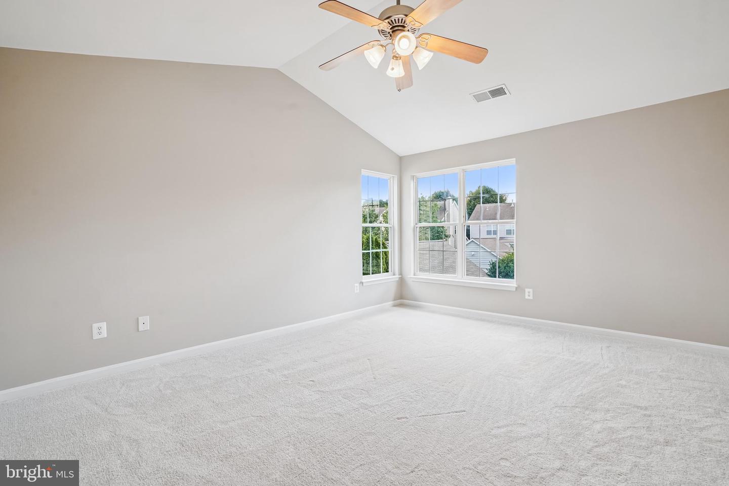 26096 FLINTONBRIDGE DR, CHANTILLY, Virginia 20152, 4 Bedrooms Bedrooms, ,3 BathroomsBathrooms,Residential,For sale,26096 FLINTONBRIDGE DR,VALO2103062 MLS # VALO2103062
