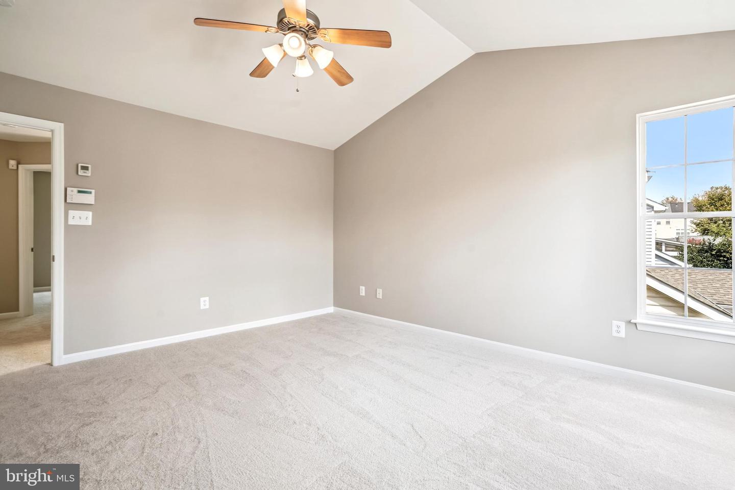 26096 FLINTONBRIDGE DR, CHANTILLY, Virginia 20152, 4 Bedrooms Bedrooms, ,3 BathroomsBathrooms,Residential,For sale,26096 FLINTONBRIDGE DR,VALO2103062 MLS # VALO2103062