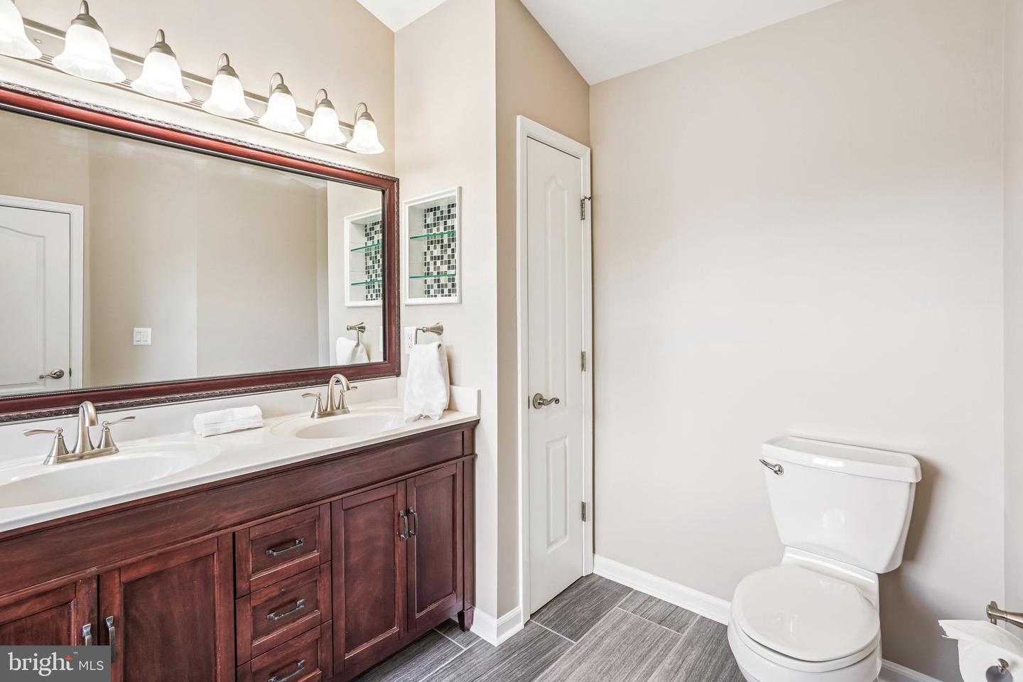 26096 FLINTONBRIDGE DR, CHANTILLY, Virginia 20152, 4 Bedrooms Bedrooms, ,3 BathroomsBathrooms,Residential,For sale,26096 FLINTONBRIDGE DR,VALO2103062 MLS # VALO2103062
