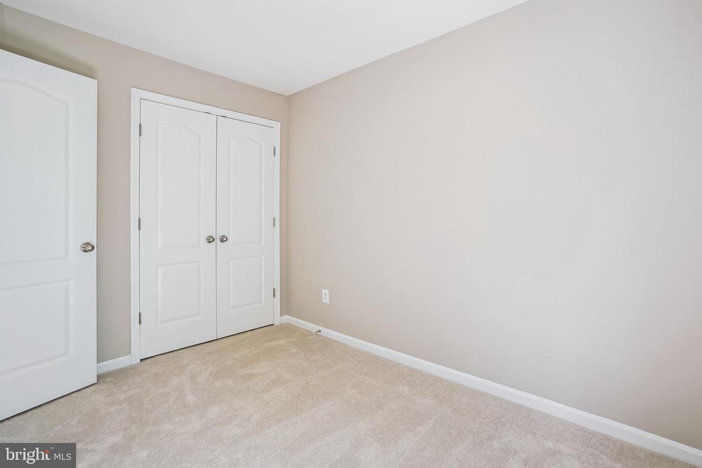 26096 FLINTONBRIDGE DR, CHANTILLY, Virginia 20152, 4 Bedrooms Bedrooms, ,3 BathroomsBathrooms,Residential,For sale,26096 FLINTONBRIDGE DR,VALO2103062 MLS # VALO2103062