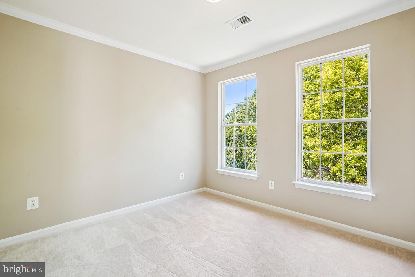 26096 FLINTONBRIDGE DR, CHANTILLY, Virginia 20152, 4 Bedrooms Bedrooms, ,3 BathroomsBathrooms,Residential,For sale,26096 FLINTONBRIDGE DR,VALO2103062 MLS # VALO2103062