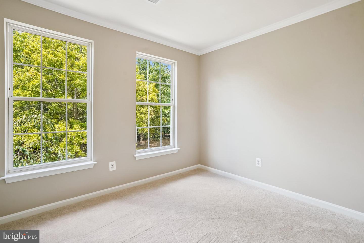 26096 FLINTONBRIDGE DR, CHANTILLY, Virginia 20152, 4 Bedrooms Bedrooms, ,3 BathroomsBathrooms,Residential,For sale,26096 FLINTONBRIDGE DR,VALO2103062 MLS # VALO2103062