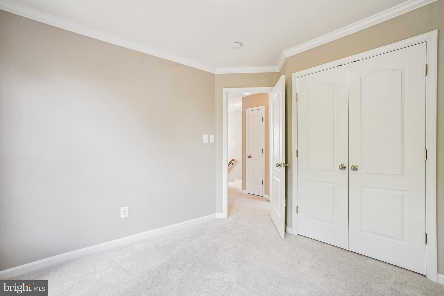 26096 FLINTONBRIDGE DR, CHANTILLY, Virginia 20152, 4 Bedrooms Bedrooms, ,3 BathroomsBathrooms,Residential,For sale,26096 FLINTONBRIDGE DR,VALO2103062 MLS # VALO2103062