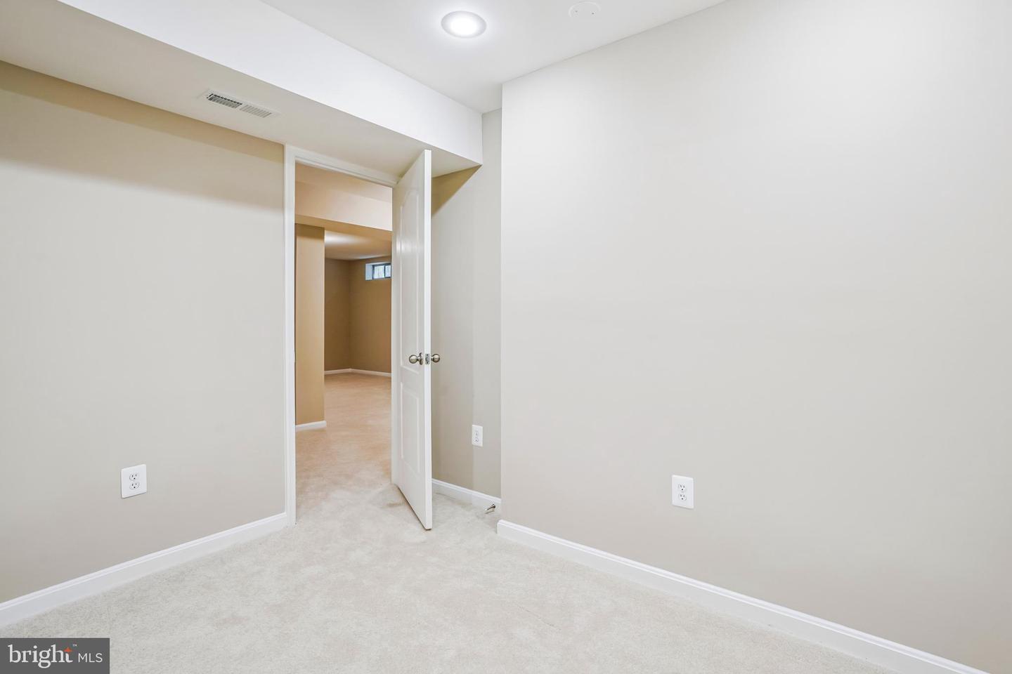 26096 FLINTONBRIDGE DR, CHANTILLY, Virginia 20152, 4 Bedrooms Bedrooms, ,3 BathroomsBathrooms,Residential,For sale,26096 FLINTONBRIDGE DR,VALO2103062 MLS # VALO2103062