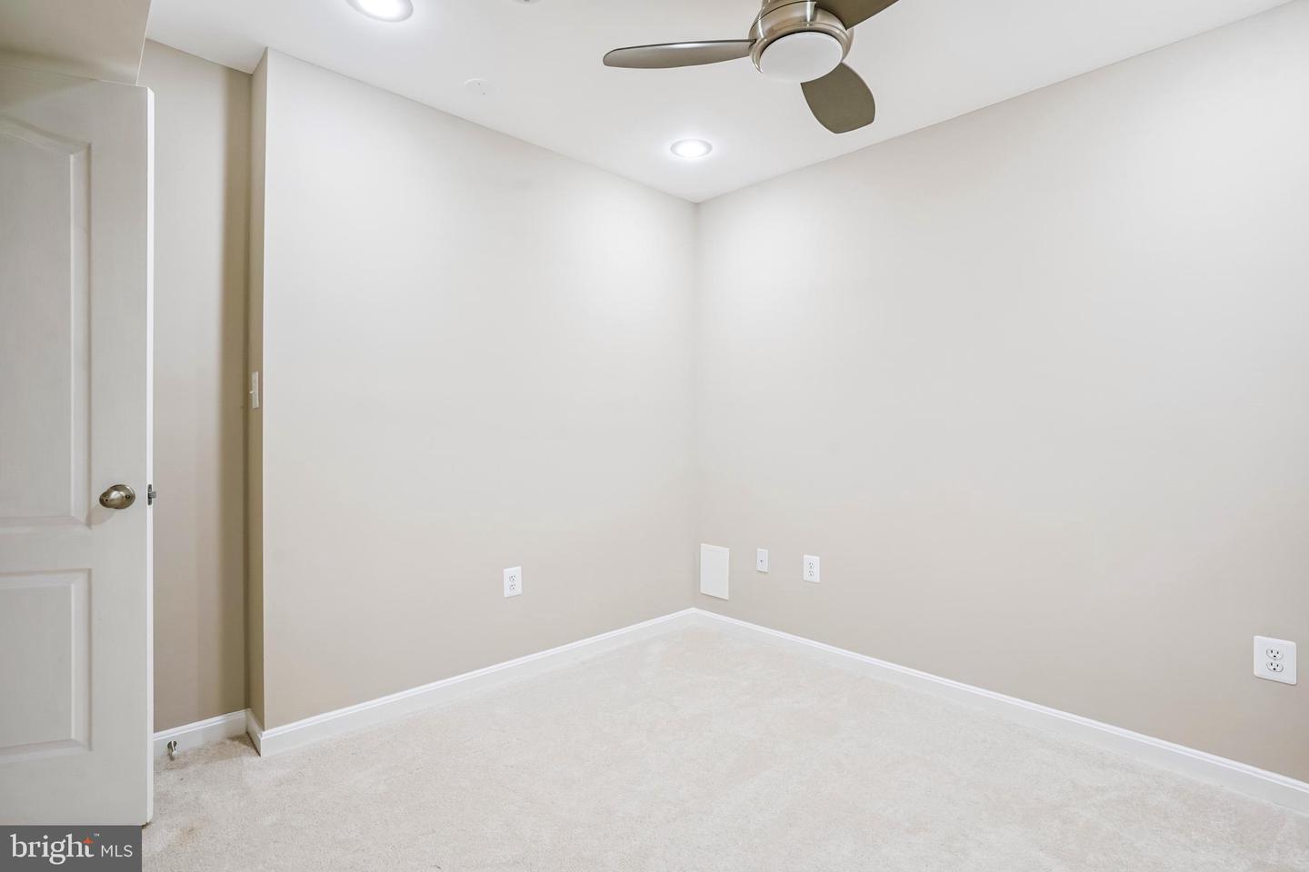 26096 FLINTONBRIDGE DR, CHANTILLY, Virginia 20152, 4 Bedrooms Bedrooms, ,3 BathroomsBathrooms,Residential,For sale,26096 FLINTONBRIDGE DR,VALO2103062 MLS # VALO2103062
