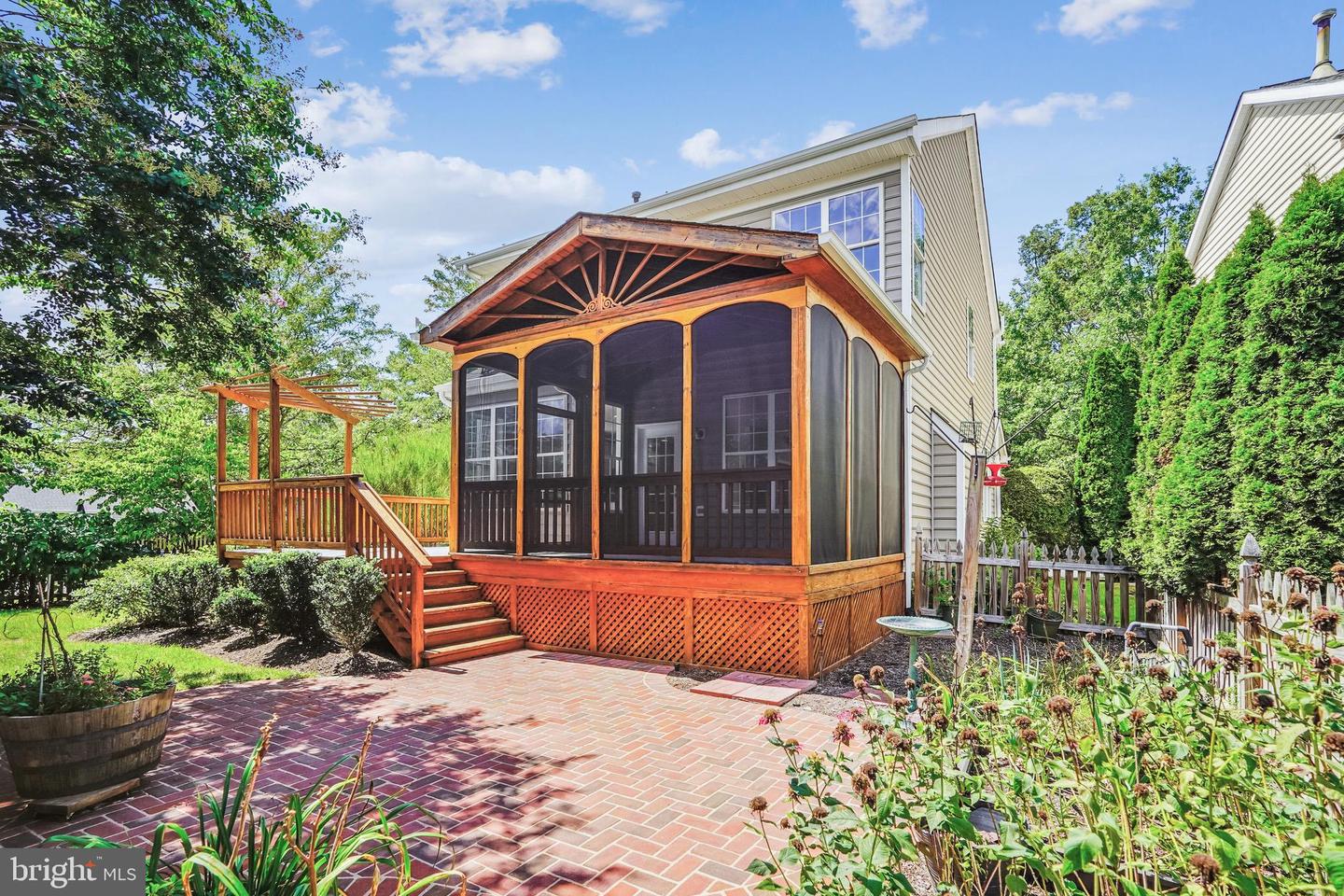 26096 FLINTONBRIDGE DR, CHANTILLY, Virginia 20152, 4 Bedrooms Bedrooms, ,3 BathroomsBathrooms,Residential,For sale,26096 FLINTONBRIDGE DR,VALO2103062 MLS # VALO2103062