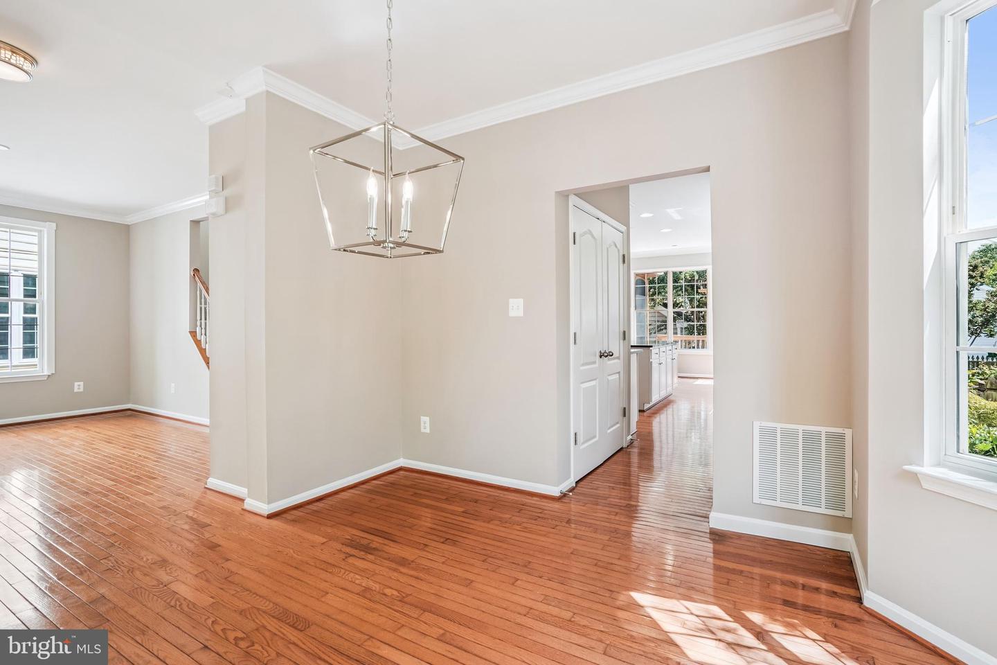 26096 FLINTONBRIDGE DR, CHANTILLY, Virginia 20152, 4 Bedrooms Bedrooms, ,3 BathroomsBathrooms,Residential,For sale,26096 FLINTONBRIDGE DR,VALO2103062 MLS # VALO2103062