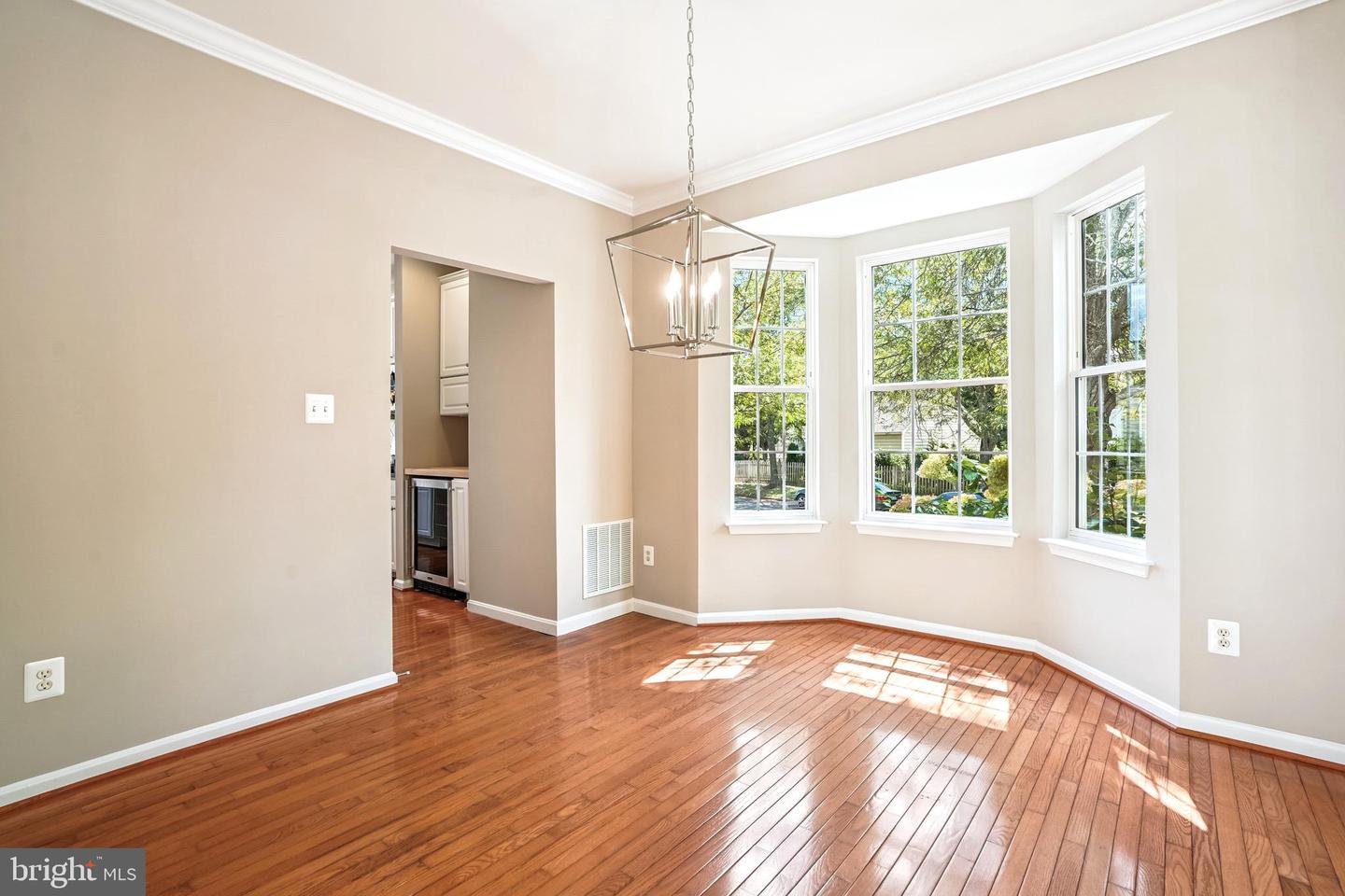 26096 FLINTONBRIDGE DR, CHANTILLY, Virginia 20152, 4 Bedrooms Bedrooms, ,3 BathroomsBathrooms,Residential,For sale,26096 FLINTONBRIDGE DR,VALO2103062 MLS # VALO2103062