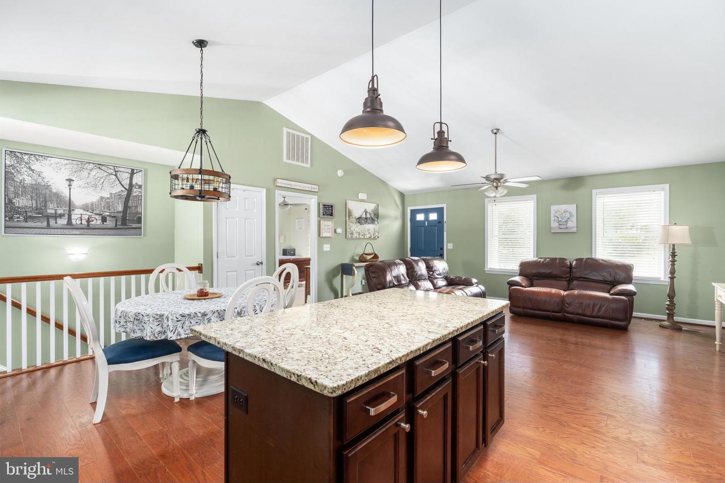 13668 POST OAK RD, SPOTSYLVANIA, Virginia 22551, 4 Bedrooms Bedrooms, ,3 BathroomsBathrooms,Residential,For sale,13668 POST OAK RD,VASP2034902 MLS # VASP2034902