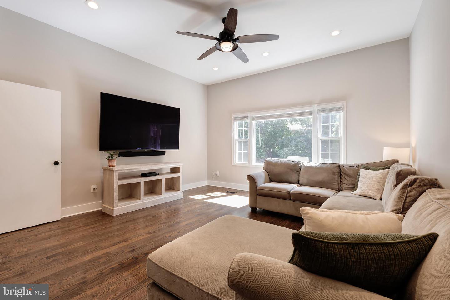 5829 REXFORD DR #713, SPRINGFIELD, Virginia 22152, 2 Bedrooms Bedrooms, ,2 BathroomsBathrooms,Residential,For sale,5829 REXFORD DR #713,VAFX2257768 MLS # VAFX2257768