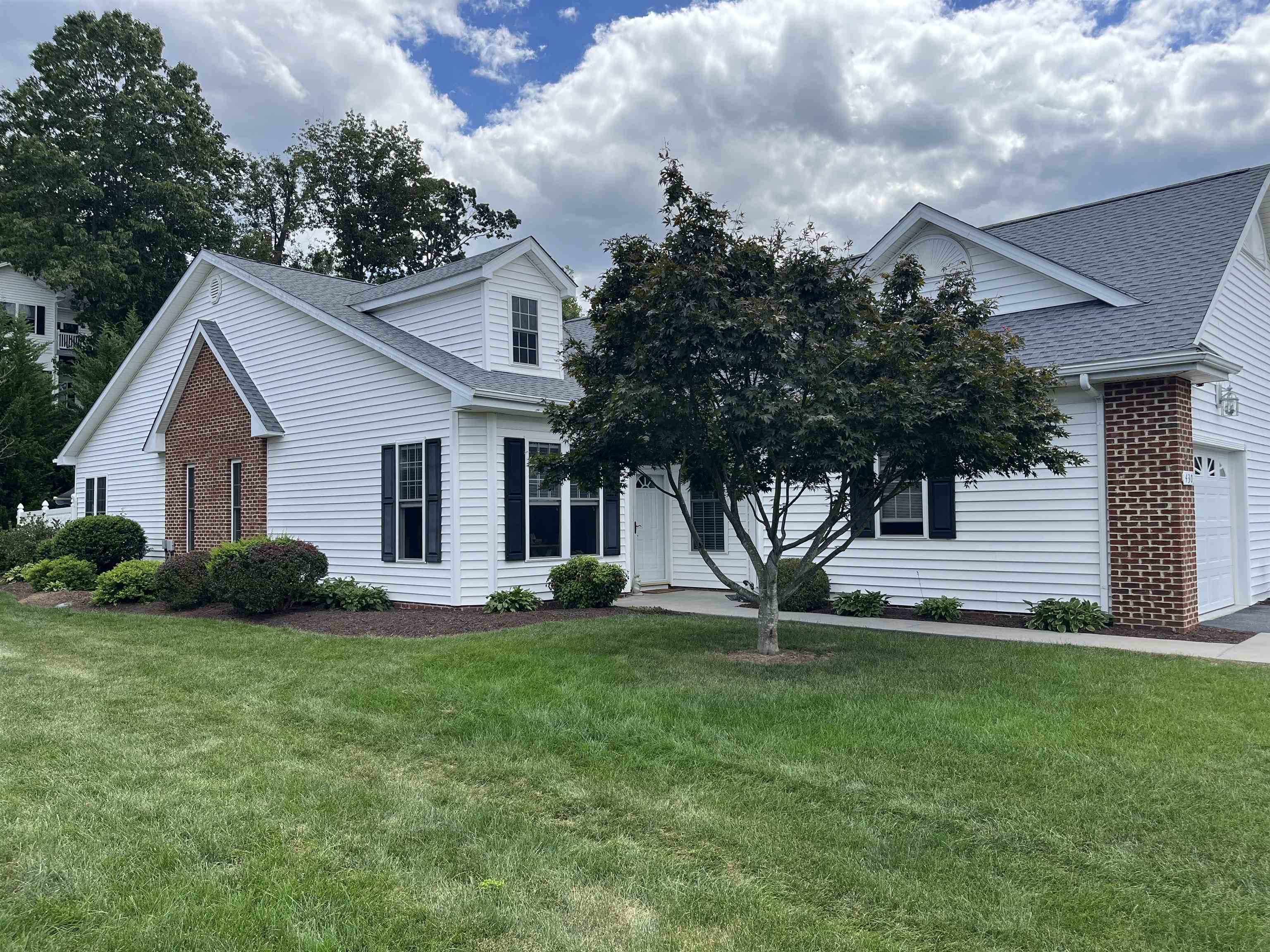 430 SILVER OAKS DR, ROCKINGHAM, Virginia 22801, 2 Bedrooms Bedrooms, ,2 BathroomsBathrooms,Residential,430 SILVER OAKS DR,668394 MLS # 668394
