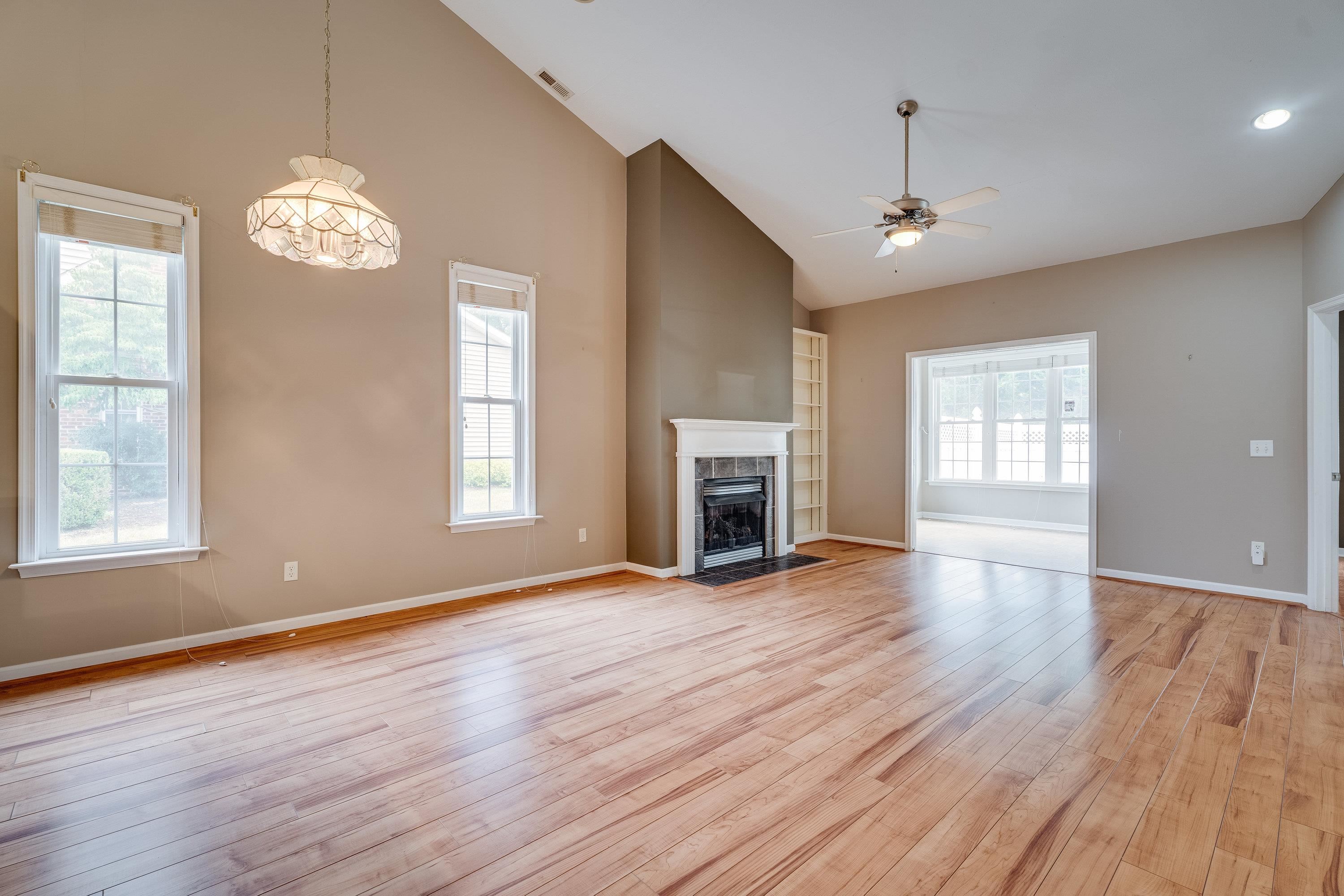 430 SILVER OAKS DR, ROCKINGHAM, Virginia 22801, 2 Bedrooms Bedrooms, ,2 BathroomsBathrooms,Residential,430 SILVER OAKS DR,668394 MLS # 668394