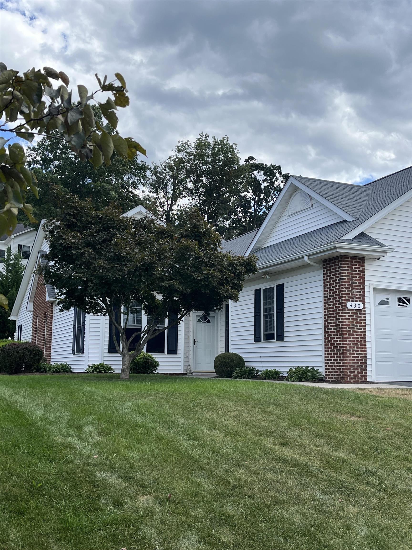 430 SILVER OAKS DR, ROCKINGHAM, Virginia 22801, 2 Bedrooms Bedrooms, ,2 BathroomsBathrooms,Residential,430 SILVER OAKS DR,668394 MLS # 668394