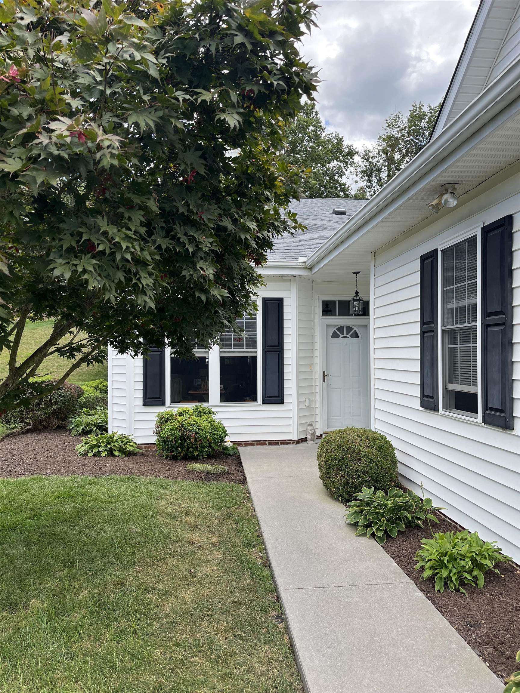 430 SILVER OAKS DR, ROCKINGHAM, Virginia 22801, 2 Bedrooms Bedrooms, ,2 BathroomsBathrooms,Residential,430 SILVER OAKS DR,668394 MLS # 668394