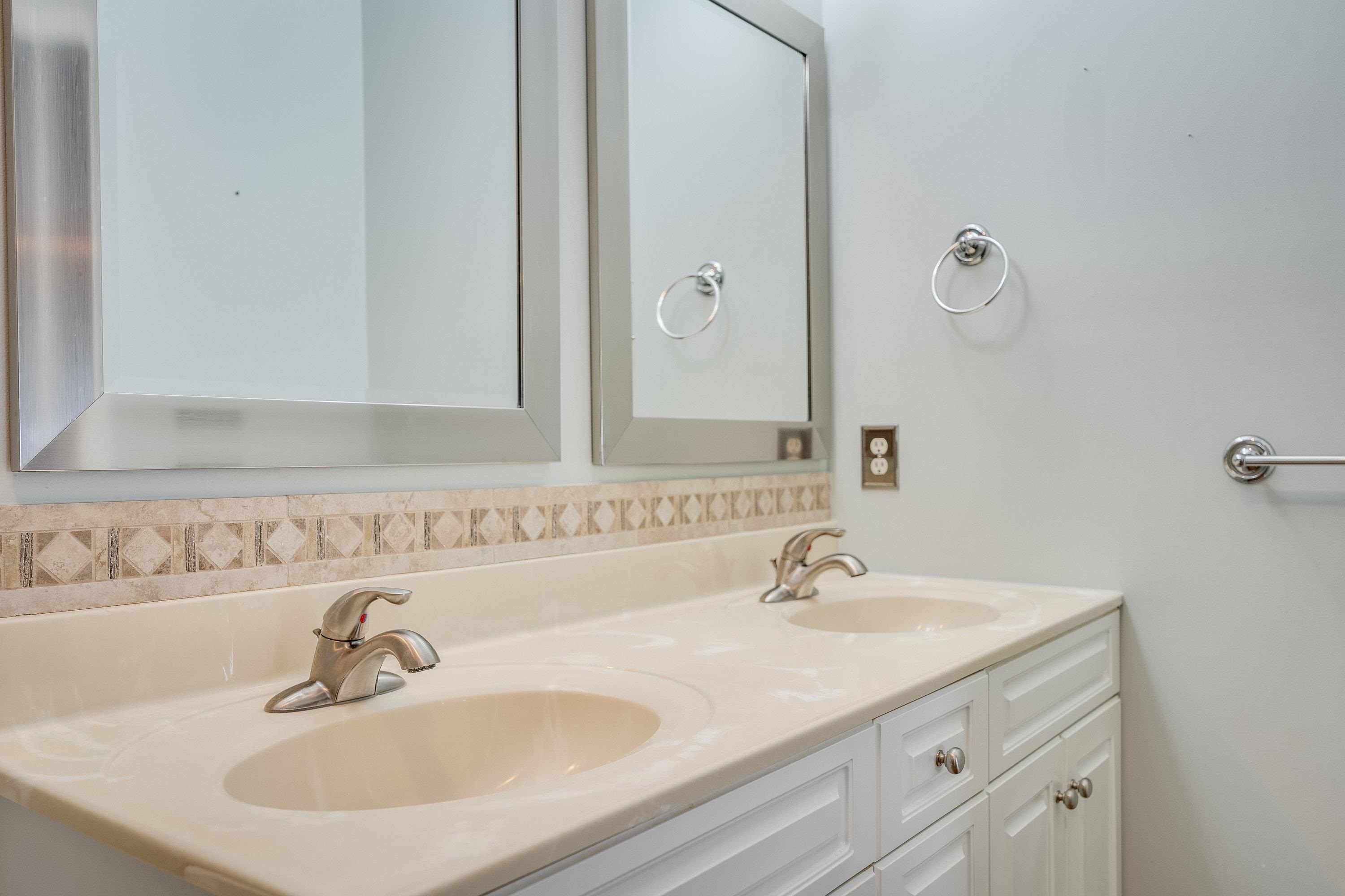 430 SILVER OAKS DR, ROCKINGHAM, Virginia 22801, 2 Bedrooms Bedrooms, ,2 BathroomsBathrooms,Residential,430 SILVER OAKS DR,668394 MLS # 668394