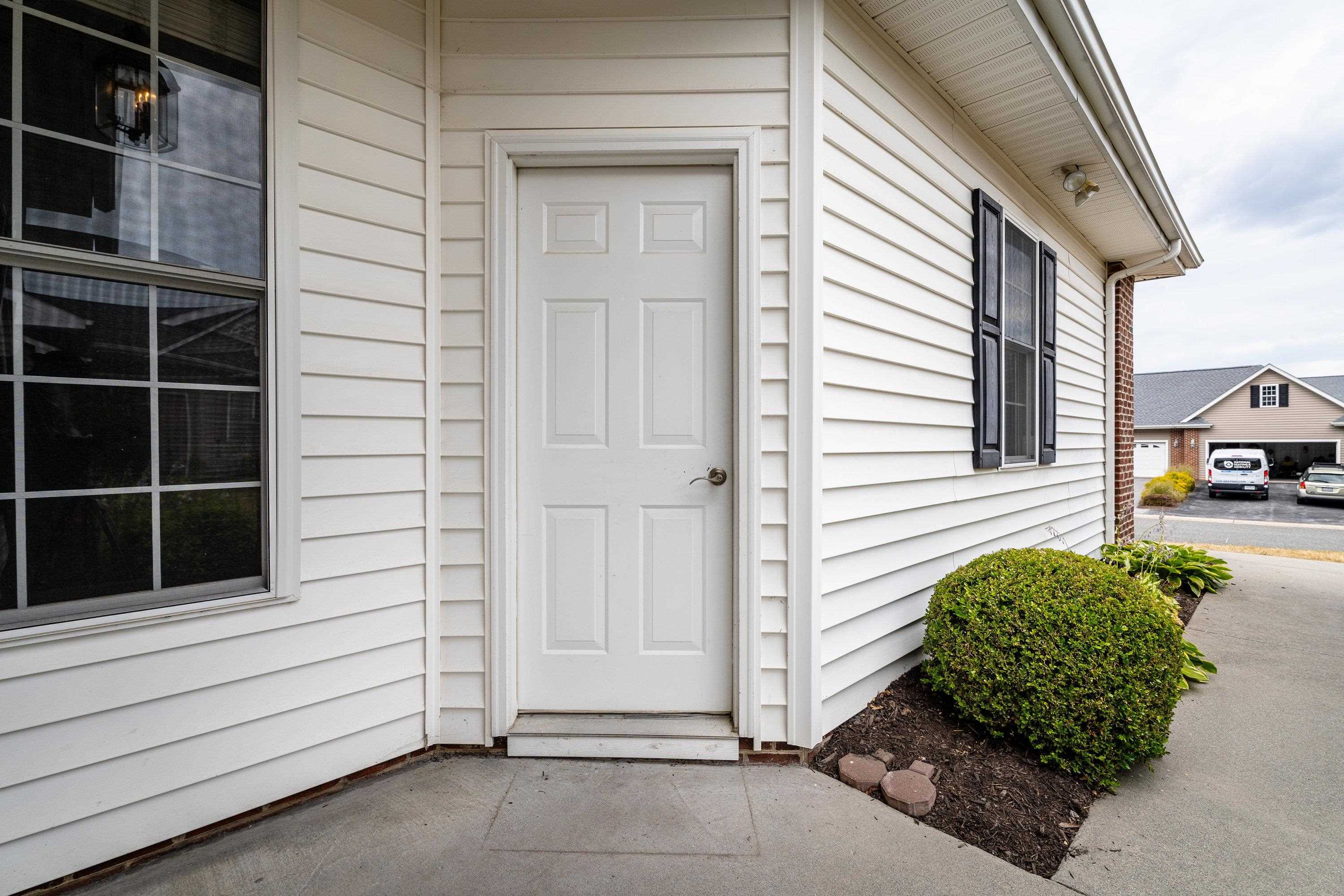 430 SILVER OAKS DR, ROCKINGHAM, Virginia 22801, 2 Bedrooms Bedrooms, ,2 BathroomsBathrooms,Residential,430 SILVER OAKS DR,668394 MLS # 668394