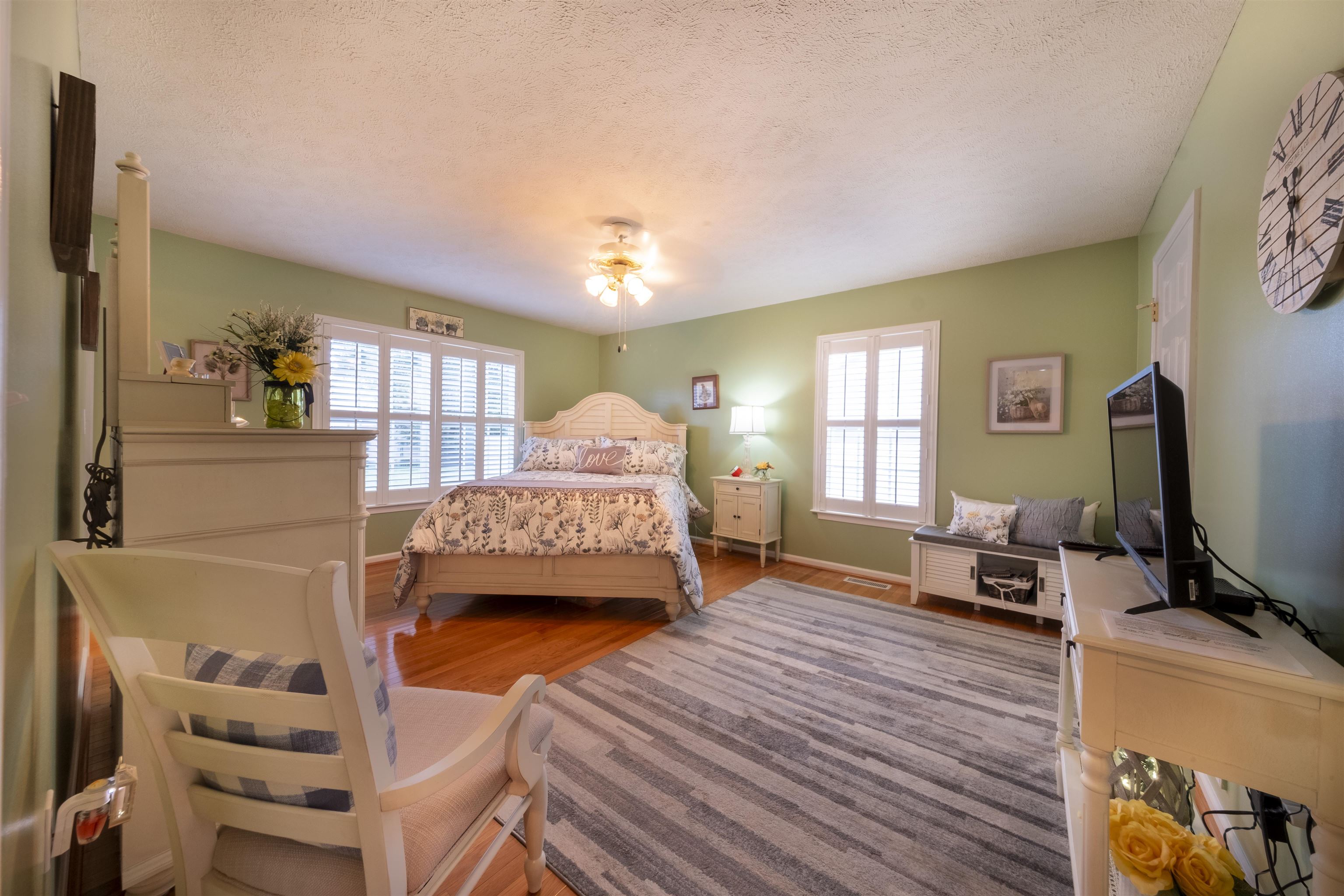 212 MAYFIELD LN, WAYNESBORO, Virginia 22980, 3 Bedrooms Bedrooms, ,2 BathroomsBathrooms,Residential,Oak Floors Galore,212 MAYFIELD LN,668400 MLS # 668400