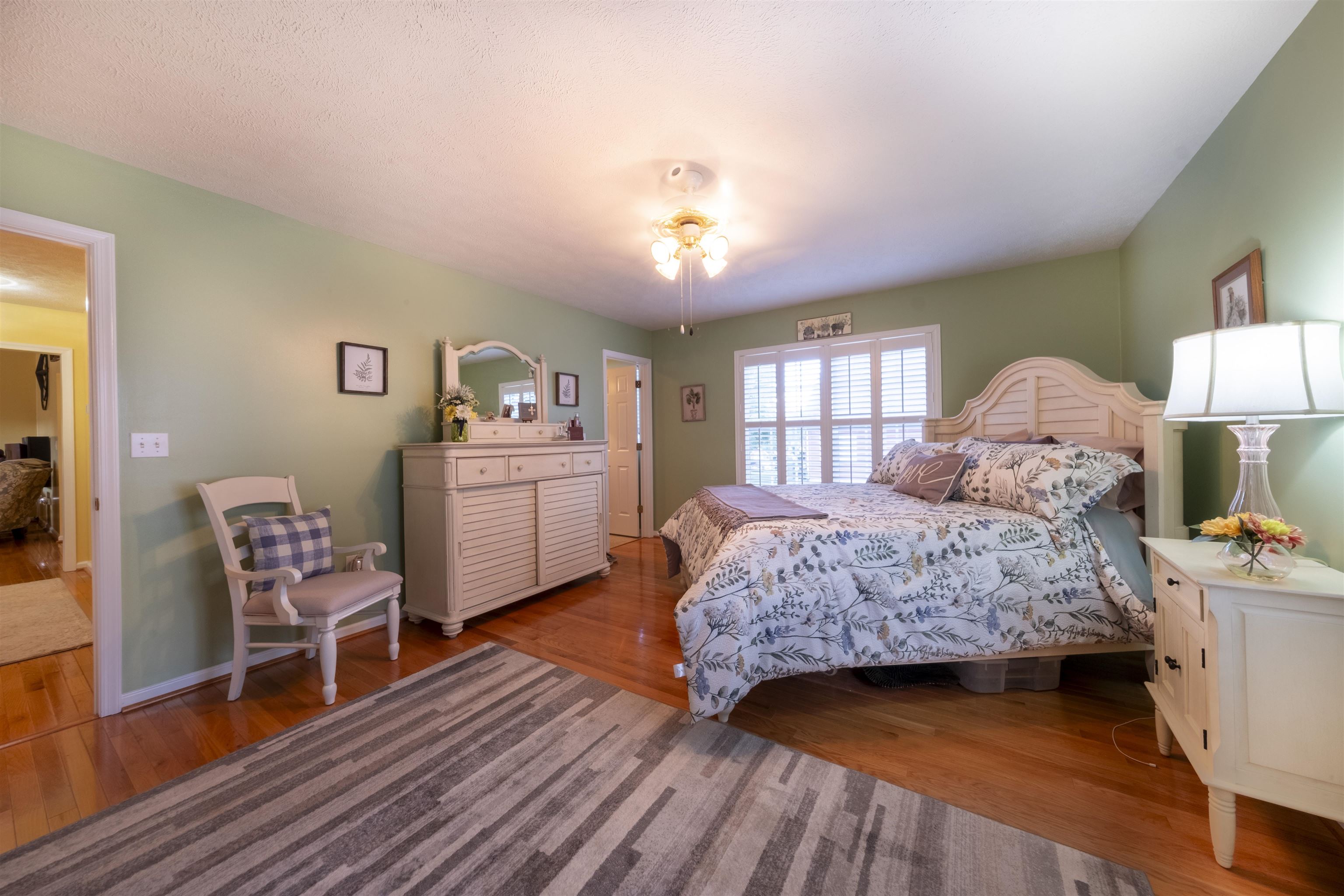 212 MAYFIELD LN, WAYNESBORO, Virginia 22980, 3 Bedrooms Bedrooms, ,2 BathroomsBathrooms,Residential,Oak Floors Galore,212 MAYFIELD LN,668400 MLS # 668400