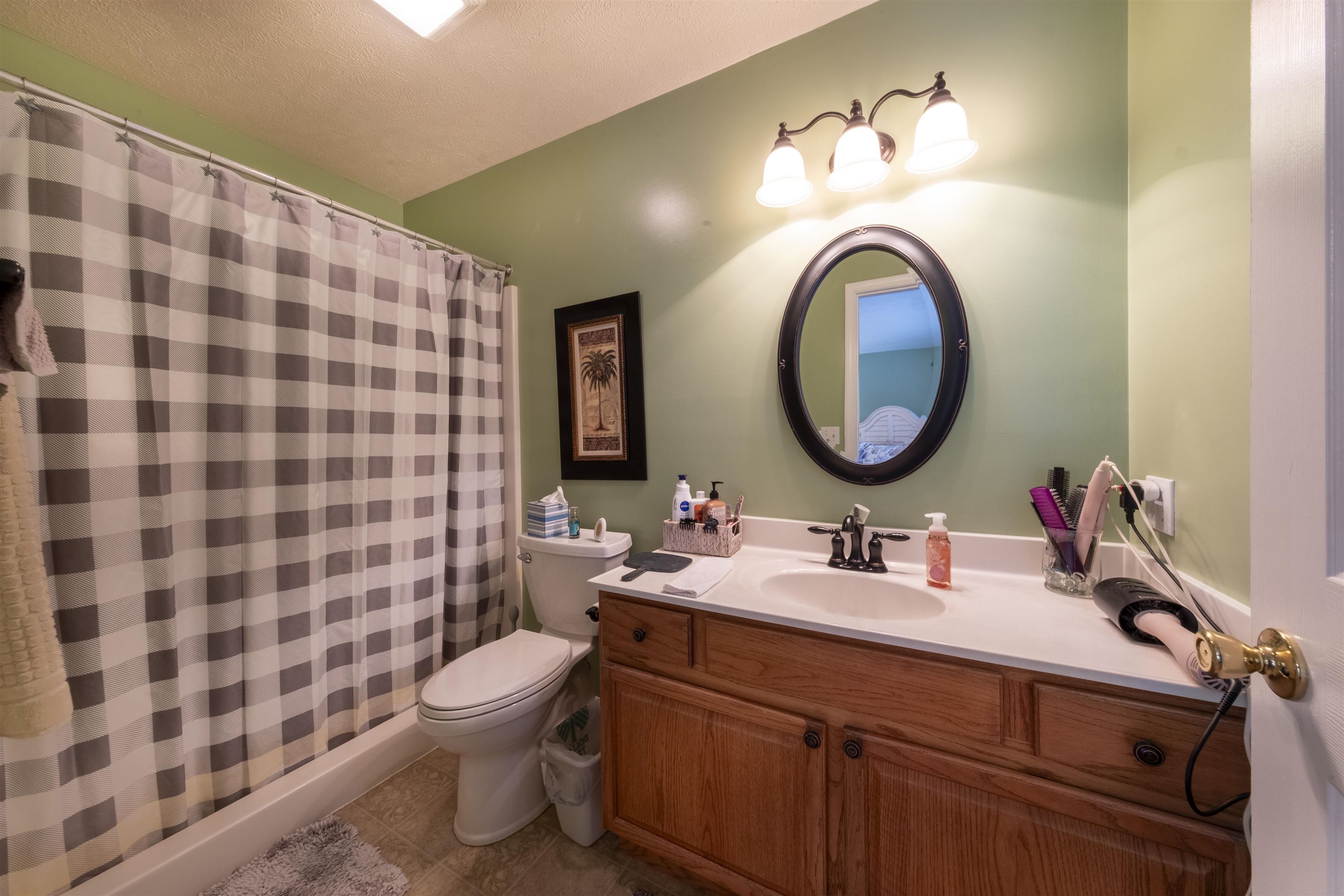 212 MAYFIELD LN, WAYNESBORO, Virginia 22980, 3 Bedrooms Bedrooms, ,2 BathroomsBathrooms,Residential,Oak Floors Galore,212 MAYFIELD LN,668400 MLS # 668400